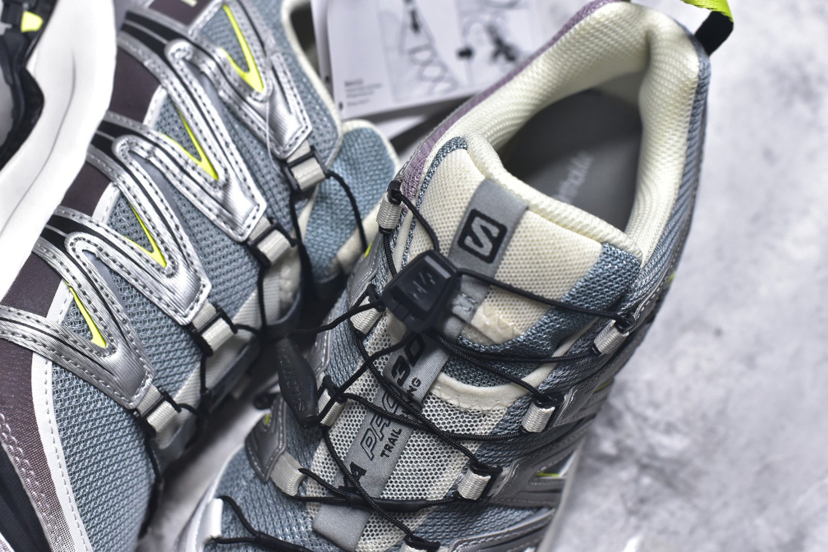 图片[9]-#Salomon XA PRO 3D 萨洛蒙户外越野跑鞋 鞋面采用SENSIFIT贴合技术 全方位贴合包裹脚型 鞋跟部鞋底牵引设计 提供强大的抓地性能 更适应野外崎岖不平的道路 其3D ADVANCED CHASSIS底盘 材料轻量大化 钉齿设计更具稳定性、防护性 鞋底易磨损区运用CONTAGRIP高耐磨材料 应对城市硬质路面长距离跑考验 尺码：36-45-选品中心