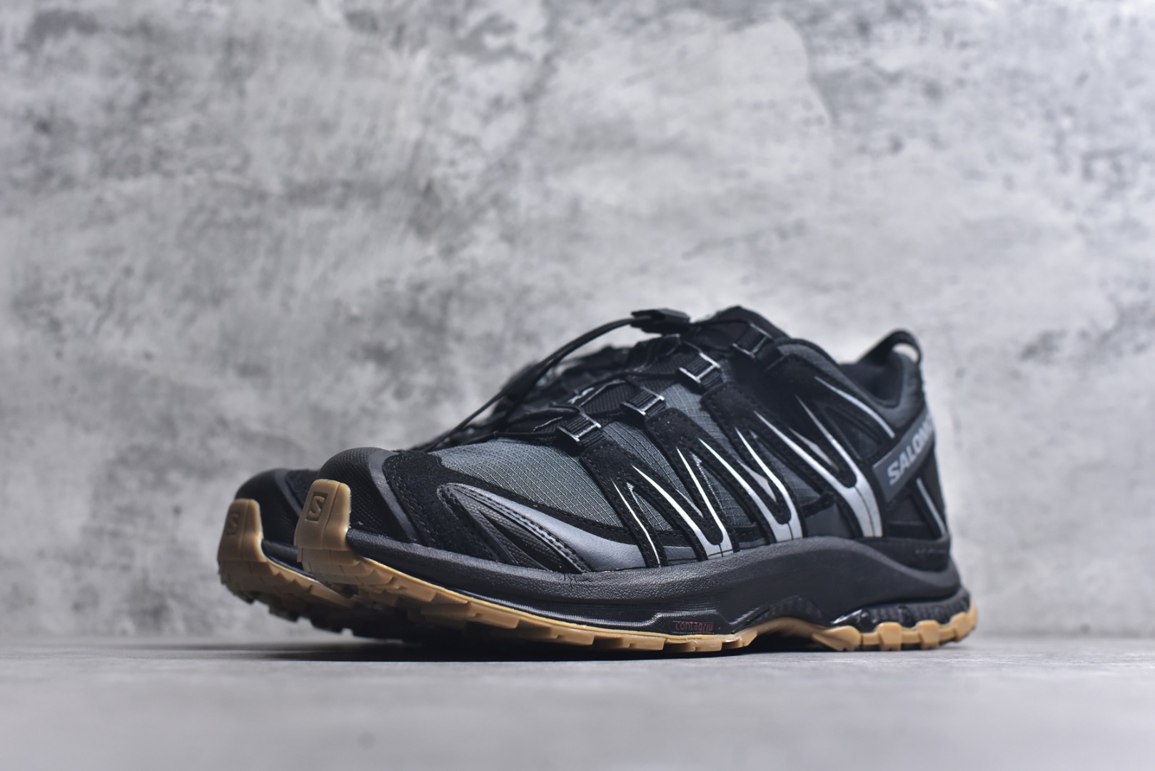 图片[2]-#Salomon XA PRO 3D 萨洛蒙户外越野跑鞋 鞋面采用SENSIFIT贴合技术 全方位贴合包裹脚型 鞋跟部鞋底牵引设计 提供强大的抓地性能 更适应野外崎岖不平的道路 其3D ADVANCED CHASSIS底盘 材料轻量大化 钉齿设计更具稳定性、防护性 鞋底易磨损区运用CONTAGRIP高耐磨材料 应对城市硬质路面长距离跑考验 尺码：36-45-选品中心