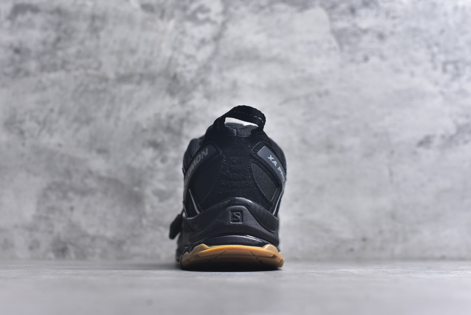 图片[5]-#Salomon XA PRO 3D 萨洛蒙户外越野跑鞋 鞋面采用SENSIFIT贴合技术 全方位贴合包裹脚型 鞋跟部鞋底牵引设计 提供强大的抓地性能 更适应野外崎岖不平的道路 其3D ADVANCED CHASSIS底盘 材料轻量大化 钉齿设计更具稳定性、防护性 鞋底易磨损区运用CONTAGRIP高耐磨材料 应对城市硬质路面长距离跑考验 尺码：36-45-选品中心