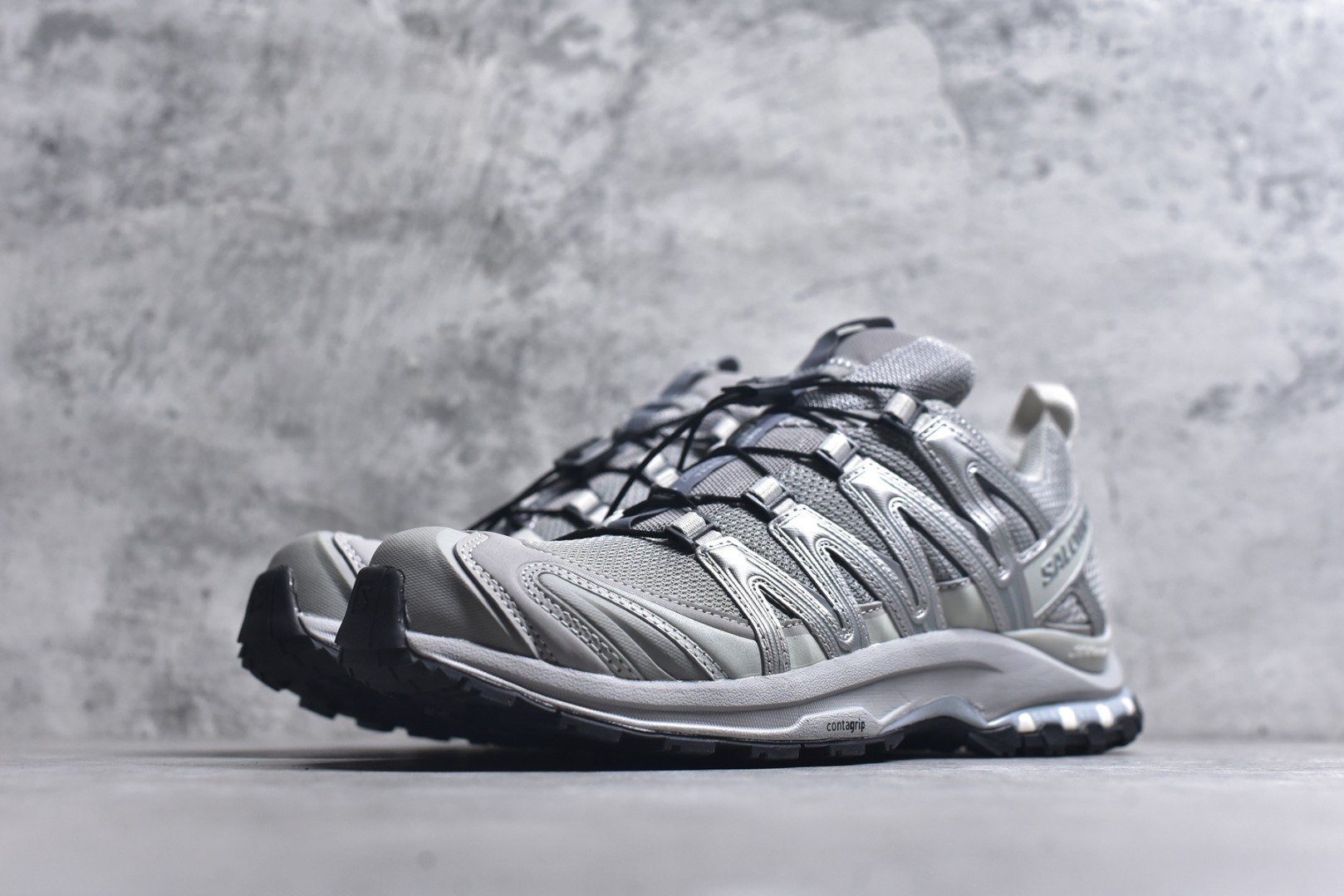 图片[2]-#Salomon XA PRO 3D 萨洛蒙户外越野跑鞋 鞋面采用SENSIFIT贴合技术 全方位贴合包裹脚型 鞋跟部鞋底牵引设计 提供强大的抓地性能 更适应野外崎岖不平的道路 其3D ADVANCED CHASSIS底盘 材料轻量大化 钉齿设计更具稳定性、防护性 鞋底易磨损区运用CONTAGRIP高耐磨材料 应对城市硬质路面长距离跑考验 尺码：36-45-选品中心