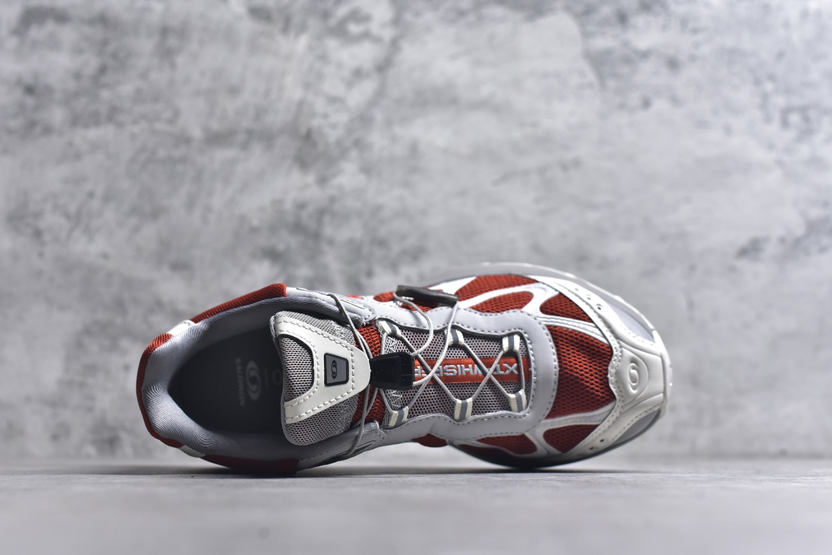 图片[4]-#Salomon XA PRO 3D 萨洛蒙户外越野跑鞋 鞋面采用SENSIFIT贴合技术 全方位贴合包裹脚型 鞋跟部鞋底牵引设计 提供强大的抓地性能 更适应野外崎岖不平的道路 其3D ADVANCED CHASSIS底盘 材料轻量大化 钉齿设计更具稳定性、防护性 鞋底易磨损区运用CONTAGRIP高耐磨材料 应对城市硬质路面长距离跑考验 尺码：36-45-选品中心