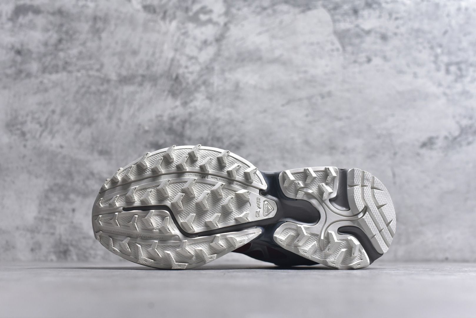 图片[6]-#Salomon XA PRO 3D 萨洛蒙户外越野跑鞋 鞋面采用SENSIFIT贴合技术 全方位贴合包裹脚型 鞋跟部鞋底牵引设计 提供强大的抓地性能 更适应野外崎岖不平的道路 其3D ADVANCED CHASSIS底盘 材料轻量大化 钉齿设计更具稳定性、防护性 鞋底易磨损区运用CONTAGRIP高耐磨材料 应对城市硬质路面长距离跑考验 尺码：36-45-选品中心