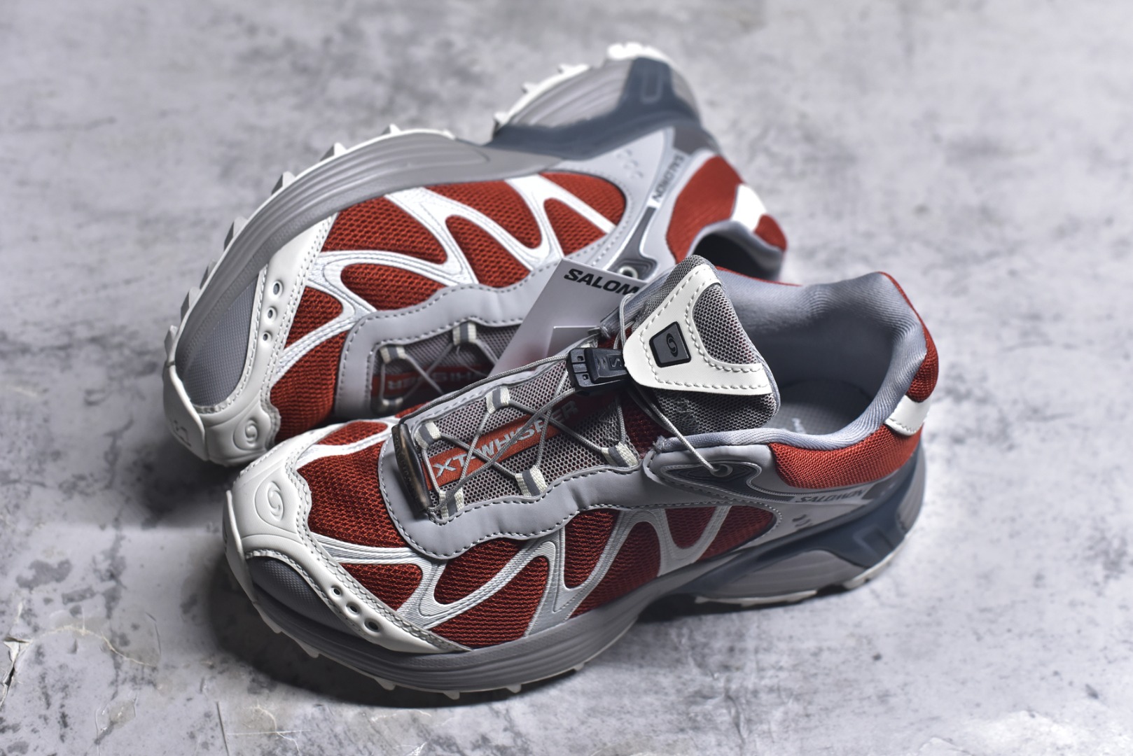 图片[7]-#Salomon XA PRO 3D 萨洛蒙户外越野跑鞋 鞋面采用SENSIFIT贴合技术 全方位贴合包裹脚型 鞋跟部鞋底牵引设计 提供强大的抓地性能 更适应野外崎岖不平的道路 其3D ADVANCED CHASSIS底盘 材料轻量大化 钉齿设计更具稳定性、防护性 鞋底易磨损区运用CONTAGRIP高耐磨材料 应对城市硬质路面长距离跑考验 尺码：36-45-选品中心