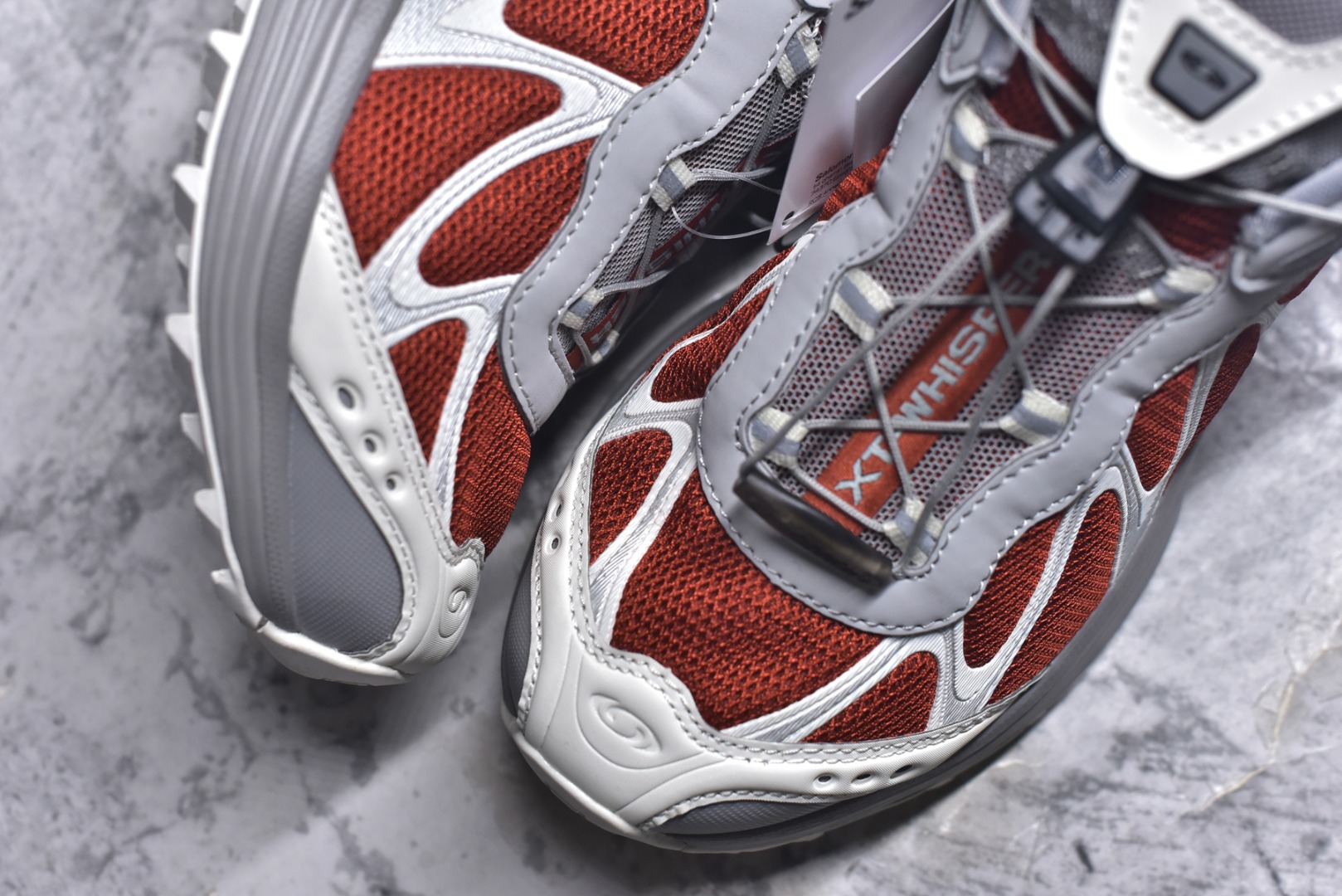 图片[8]-#Salomon XA PRO 3D 萨洛蒙户外越野跑鞋 鞋面采用SENSIFIT贴合技术 全方位贴合包裹脚型 鞋跟部鞋底牵引设计 提供强大的抓地性能 更适应野外崎岖不平的道路 其3D ADVANCED CHASSIS底盘 材料轻量大化 钉齿设计更具稳定性、防护性 鞋底易磨损区运用CONTAGRIP高耐磨材料 应对城市硬质路面长距离跑考验 尺码：36-45-选品中心