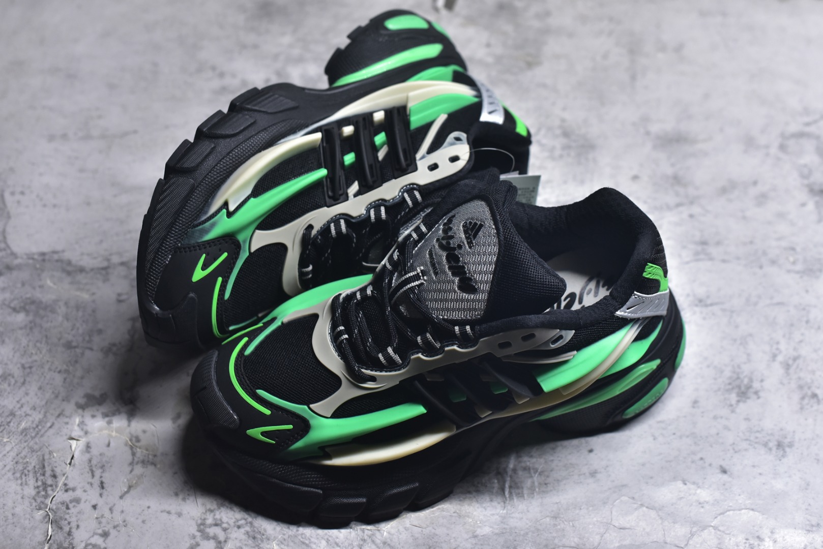 图片[7]-#Pharrell Williams x adidas Adistar Jellyfish 水母鞋 时尚舒适 耐磨透气 低帮 老爹鞋 黑绿 JP9266 男女鞋 36 36.5 37 38 38.5 39 40 40.5 41 42 42.5 43 44 44.5 45 46 47-选品中心