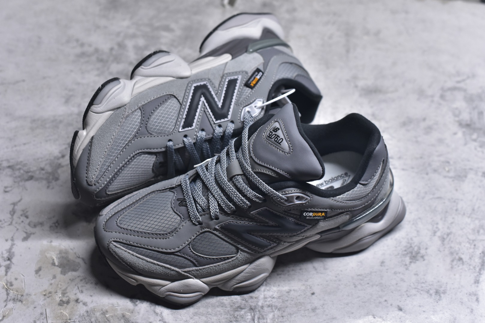 图片[7]-#New Balance NB9060系列 复古休闲运动慢跑鞋 U9060ORB #鞋款灵感源自设计师本人对夏日的怀日回忆。鞋面大身由空间双格及磨砂鞋面拼接而生，配以柔和、温暖的粉橘色调，夏日氛围拉满 #采用大面积网眼以及麂皮材质覆盖鞋身，还原经典气质。搭载ABZORB避震科技，由泡沫聚酯制成，上脚可以有效减少由鞋底反弹对身体及双腿的冲击力 尺码：36 37 37.5 38 38.5 39 40 40.5 41 42 42.5 43 44 45 46.5-选品中心