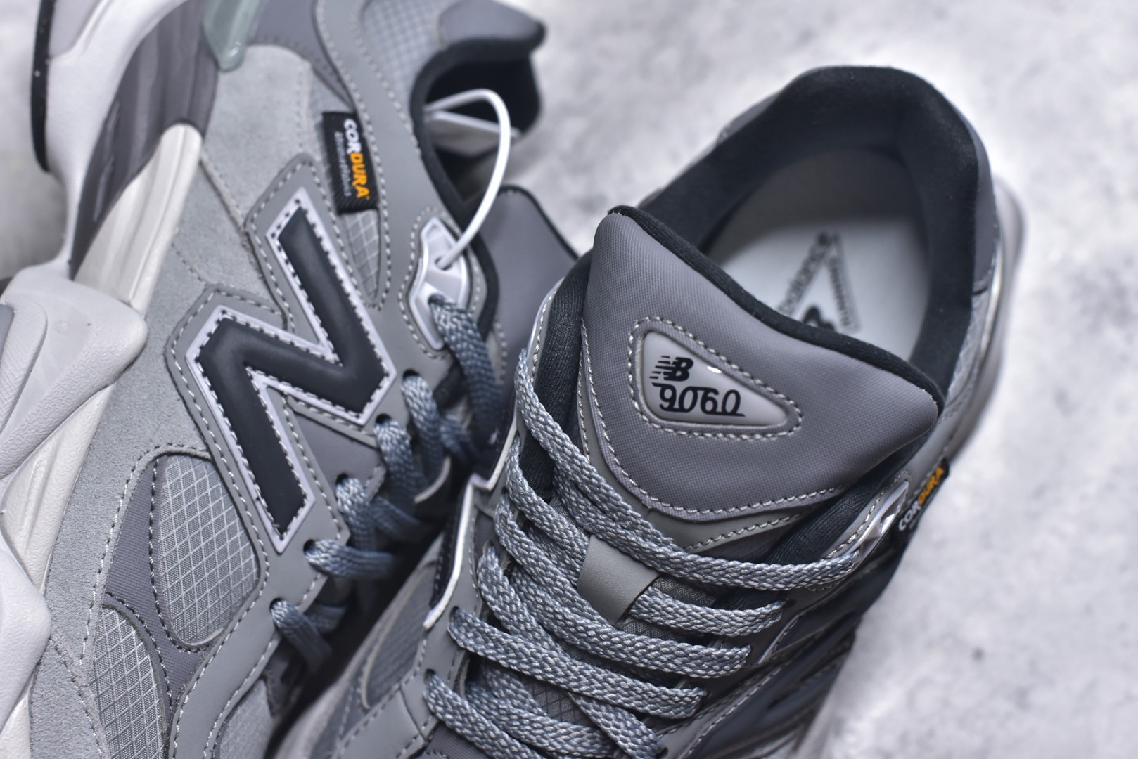 图片[9]-#New Balance NB9060系列 复古休闲运动慢跑鞋 U9060ORB #鞋款灵感源自设计师本人对夏日的怀日回忆。鞋面大身由空间双格及磨砂鞋面拼接而生，配以柔和、温暖的粉橘色调，夏日氛围拉满 #采用大面积网眼以及麂皮材质覆盖鞋身，还原经典气质。搭载ABZORB避震科技，由泡沫聚酯制成，上脚可以有效减少由鞋底反弹对身体及双腿的冲击力 尺码：36 37 37.5 38 38.5 39 40 40.5 41 42 42.5 43 44 45 46.5-选品中心