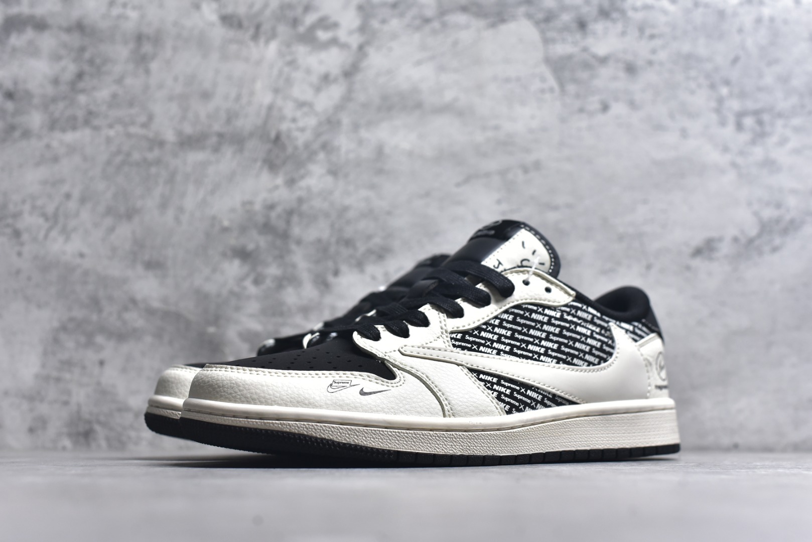 图片[2]-#海外爆款限量发售！高端定制 Travis Scott x Fragment Design x Jordan Air Jordan 1 Low OG SP “闪电联名——米白黑” 高端定制 倒钩三方联名低帮篮球鞋 #定制鞋盒 大厂纯原品质出货 超高清洁度 皮料切割干净无任何毛边 细节完美 货号：XD0798-311 尺码：36 36.5 37.5 38 38.5 39 40 40.5 41 42 42.5 43 44 44.5 45-选品中心