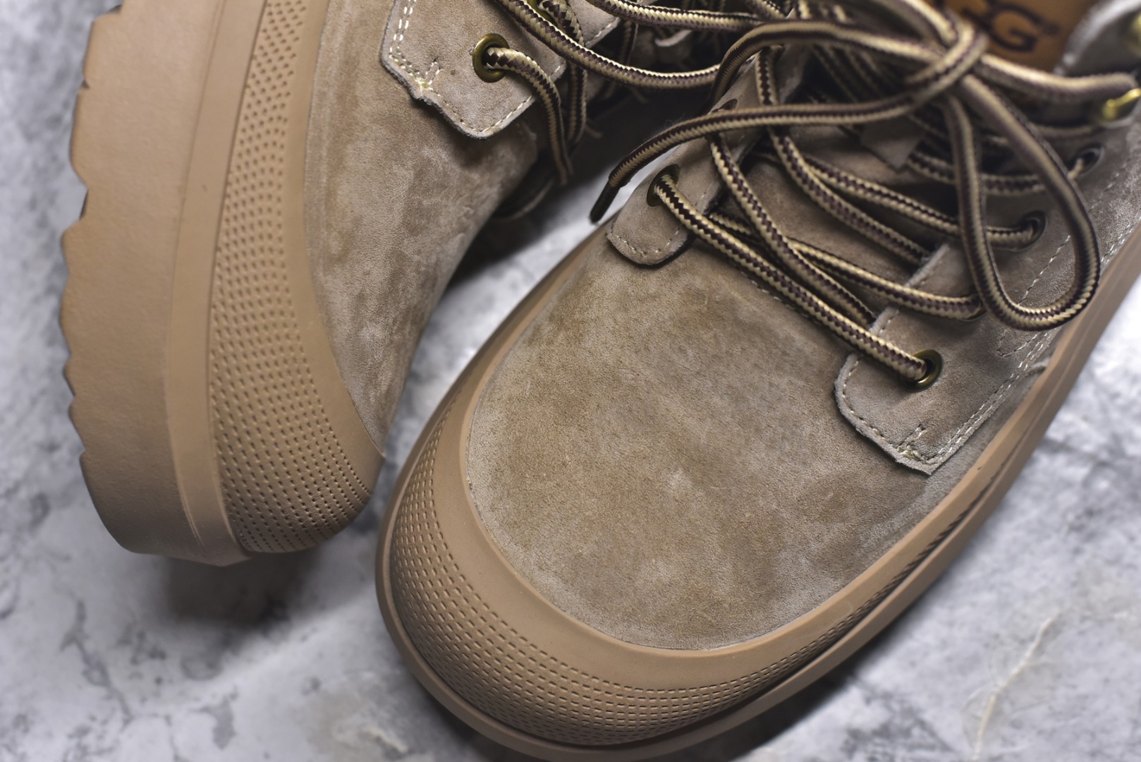 图片[8]-#美国轻奢品牌【UGG】 Tasman Weather Hybrid 塔斯曼混合系列户外中帮休闲马丁靴雪地靴UGG秋冬新品（毛绒一体内里保暖锁热🔥）秋冬必备 户外中帮休闲马丁靴雪地靴系列代购专供品质 面料采用进口头层牛皮材质 外置高弹Modern 外置防滑橡胶大底 系带设计 穿脱十分方便 采用TPU模压定型真皮鞋面材质 EVA轻翼外底防滑,耐磨性和良好的弹性！ 尺码：39 40 41 42 43 44 (皮鞋码)-选品中心