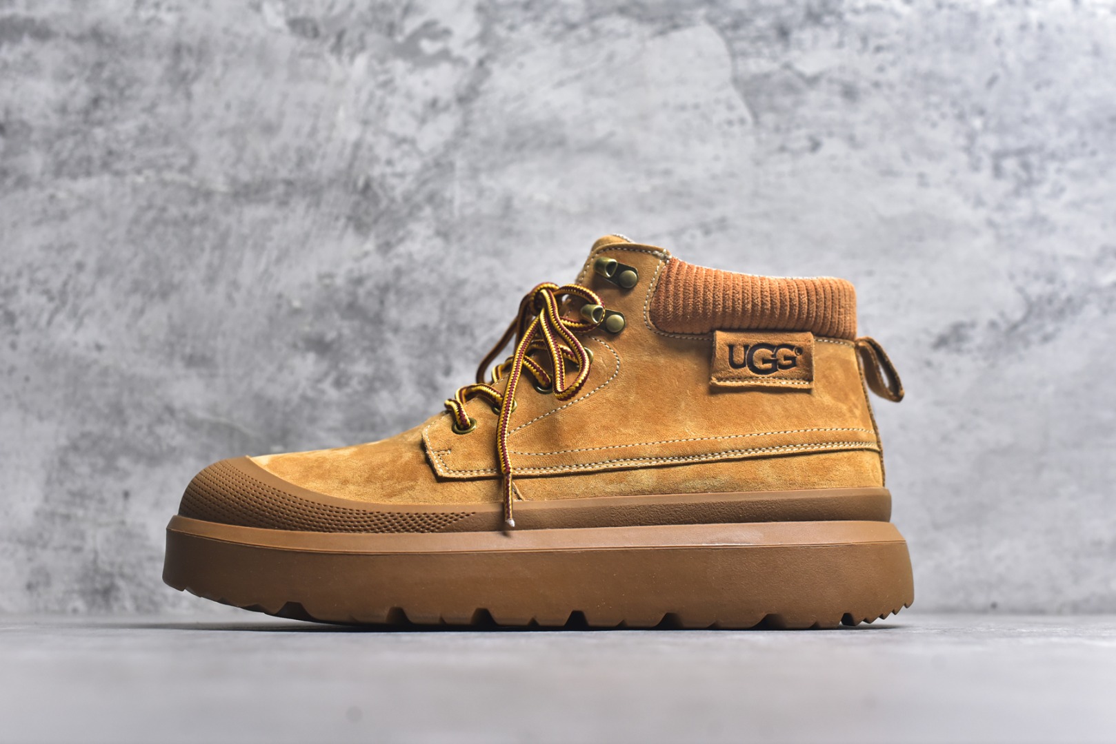 #美国轻奢品牌【UGG】 Tasman Weather Hybrid 塔斯曼混合系列户外中帮休闲马丁靴雪地靴UGG秋冬新品（毛绒一体内里保暖锁热🔥）秋冬必备 户外中帮休闲马丁靴雪地靴系列代购专供品质 面料采用进口头层牛皮材质 外置高弹Modern 外置防滑橡胶大底 系带设计 穿脱十分方便 采用TPU模压定型真皮鞋面材质 EVA轻翼外底防滑,耐磨性和良好的弹性！ 尺码：39 40 41 42 43 44 (皮鞋码)-选品中心