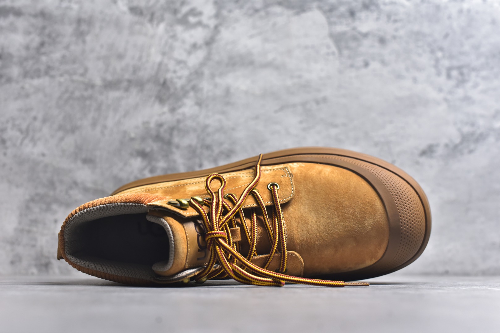 图片[4]-#美国轻奢品牌【UGG】 Tasman Weather Hybrid 塔斯曼混合系列户外中帮休闲马丁靴雪地靴UGG秋冬新品（毛绒一体内里保暖锁热🔥）秋冬必备 户外中帮休闲马丁靴雪地靴系列代购专供品质 面料采用进口头层牛皮材质 外置高弹Modern 外置防滑橡胶大底 系带设计 穿脱十分方便 采用TPU模压定型真皮鞋面材质 EVA轻翼外底防滑,耐磨性和良好的弹性！ 尺码：39 40 41 42 43 44 (皮鞋码)-选品中心