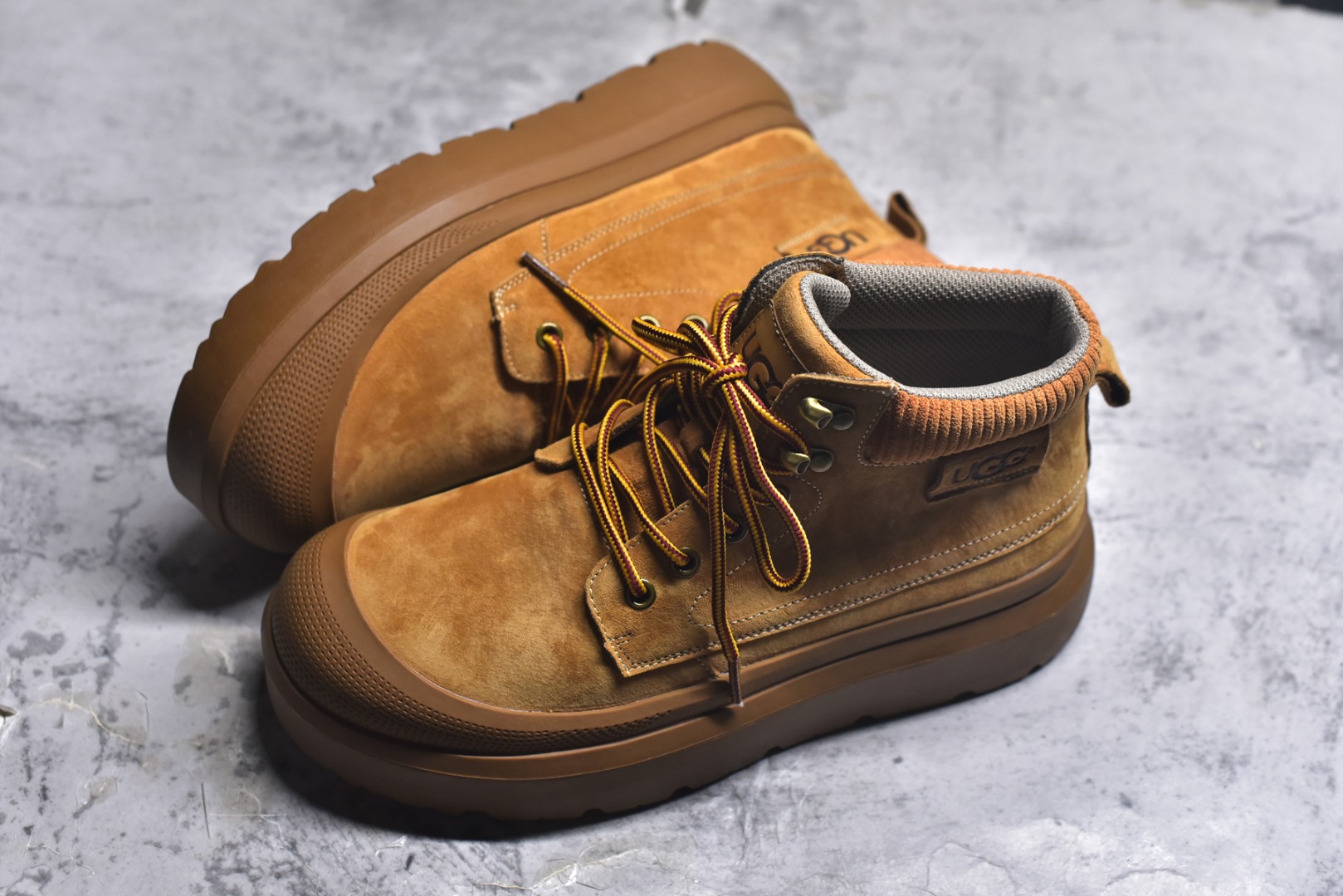 图片[7]-#美国轻奢品牌【UGG】 Tasman Weather Hybrid 塔斯曼混合系列户外中帮休闲马丁靴雪地靴UGG秋冬新品（毛绒一体内里保暖锁热🔥）秋冬必备 户外中帮休闲马丁靴雪地靴系列代购专供品质 面料采用进口头层牛皮材质 外置高弹Modern 外置防滑橡胶大底 系带设计 穿脱十分方便 采用TPU模压定型真皮鞋面材质 EVA轻翼外底防滑,耐磨性和良好的弹性！ 尺码：39 40 41 42 43 44 (皮鞋码)-选品中心