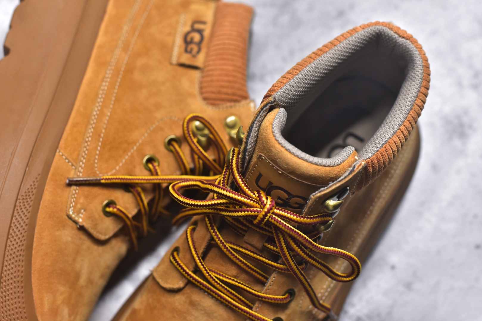 图片[9]-#美国轻奢品牌【UGG】 Tasman Weather Hybrid 塔斯曼混合系列户外中帮休闲马丁靴雪地靴UGG秋冬新品（毛绒一体内里保暖锁热🔥）秋冬必备 户外中帮休闲马丁靴雪地靴系列代购专供品质 面料采用进口头层牛皮材质 外置高弹Modern 外置防滑橡胶大底 系带设计 穿脱十分方便 采用TPU模压定型真皮鞋面材质 EVA轻翼外底防滑,耐磨性和良好的弹性！ 尺码：39 40 41 42 43 44 (皮鞋码)-选品中心