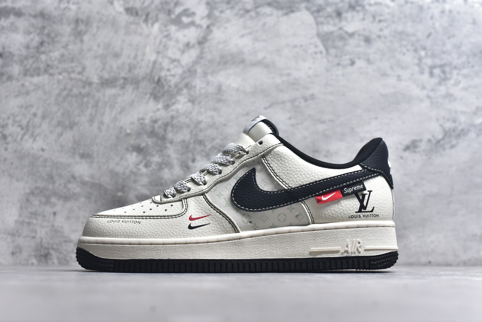 #海外爆款限量发售！公司级Nike Air Force 1 \'07 Low “LV联名——印花米黑红”空军一号 高端定制 低帮 运动鞋 休闲鞋 折边针车 工艺难度大 原楦头原纸板 原装鞋盒 定制五金配件 内置全掌气垫 原厂鞋底 货号：MZ9588-812 尺码：36 36.5 37.5 38 38.5 39 40 40.5 41 42 42.5 43 44 44.5 45-选品中心