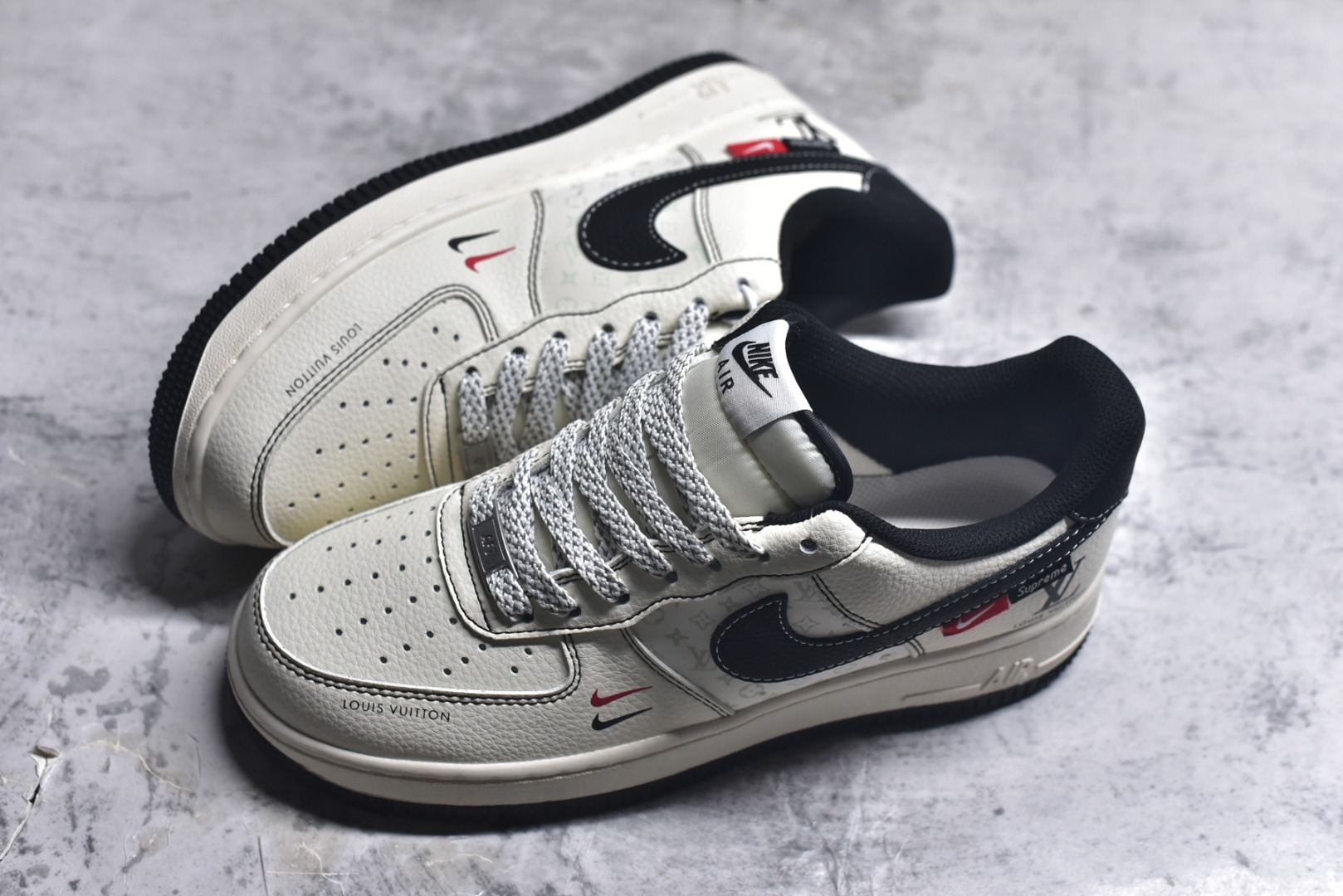 图片[7]-#海外爆款限量发售！公司级Nike Air Force 1 \’07 Low “LV联名——印花米黑红”空军一号 高端定制 低帮 运动鞋 休闲鞋 折边针车 工艺难度大 原楦头原纸板 原装鞋盒 定制五金配件 内置全掌气垫 原厂鞋底 货号：MZ9588-812 尺码：36 36.5 37.5 38 38.5 39 40 40.5 41 42 42.5 43 44 44.5 45-选品中心