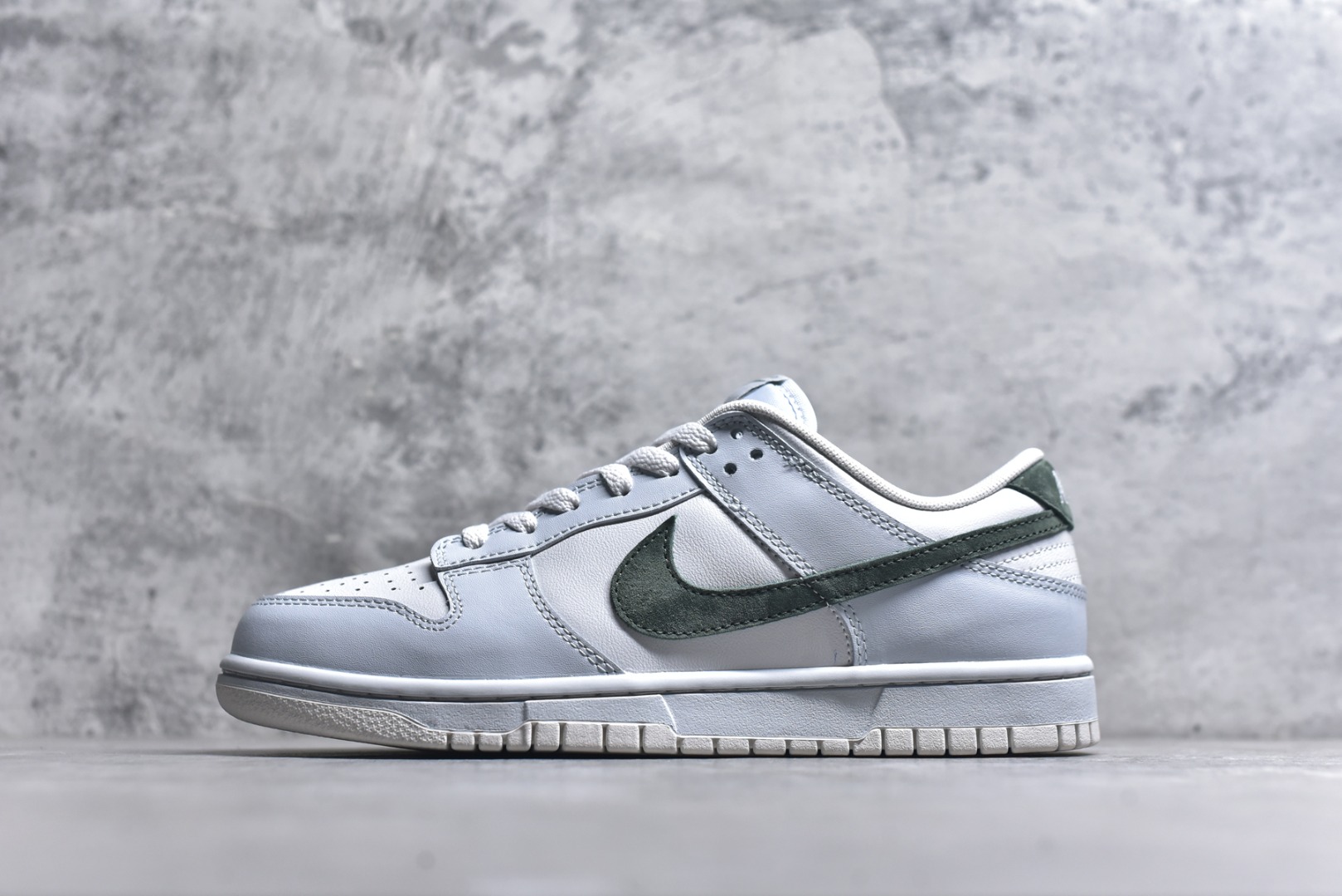 #Nike SB Dunk Low 浅灰绿 低帮休闲板鞋 IM3371-030 尺码：40 40.5 41 42 42.5 43 44 44.5 45 46-选品中心