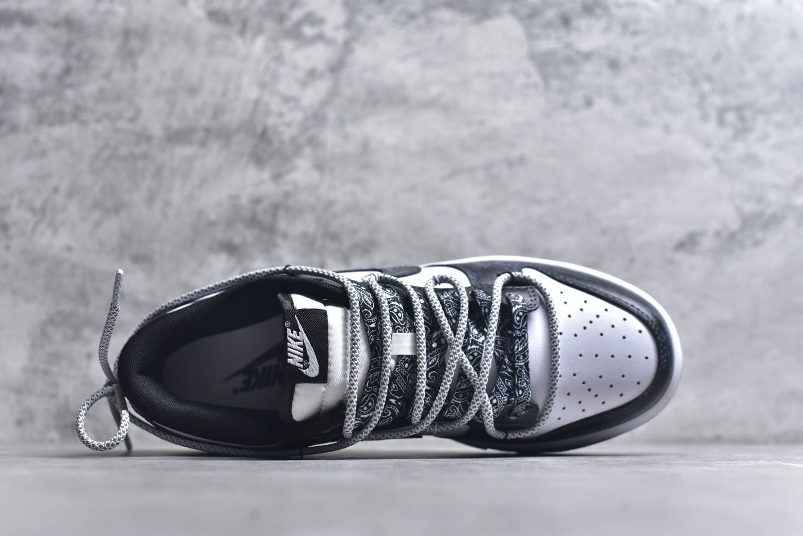 图片[4]-#Nike SB Dunk Low 绑带 周年高端定制 低帮休闲板鞋 HF5441-100 清夜扪心 #定制鞋盒 大厂纯原品质出货 超高清洁度 皮料切割干净无任何毛边 细节完美 尺码：40 40.5 41 42 42.5 43 44 44.5 45 46-选品中心