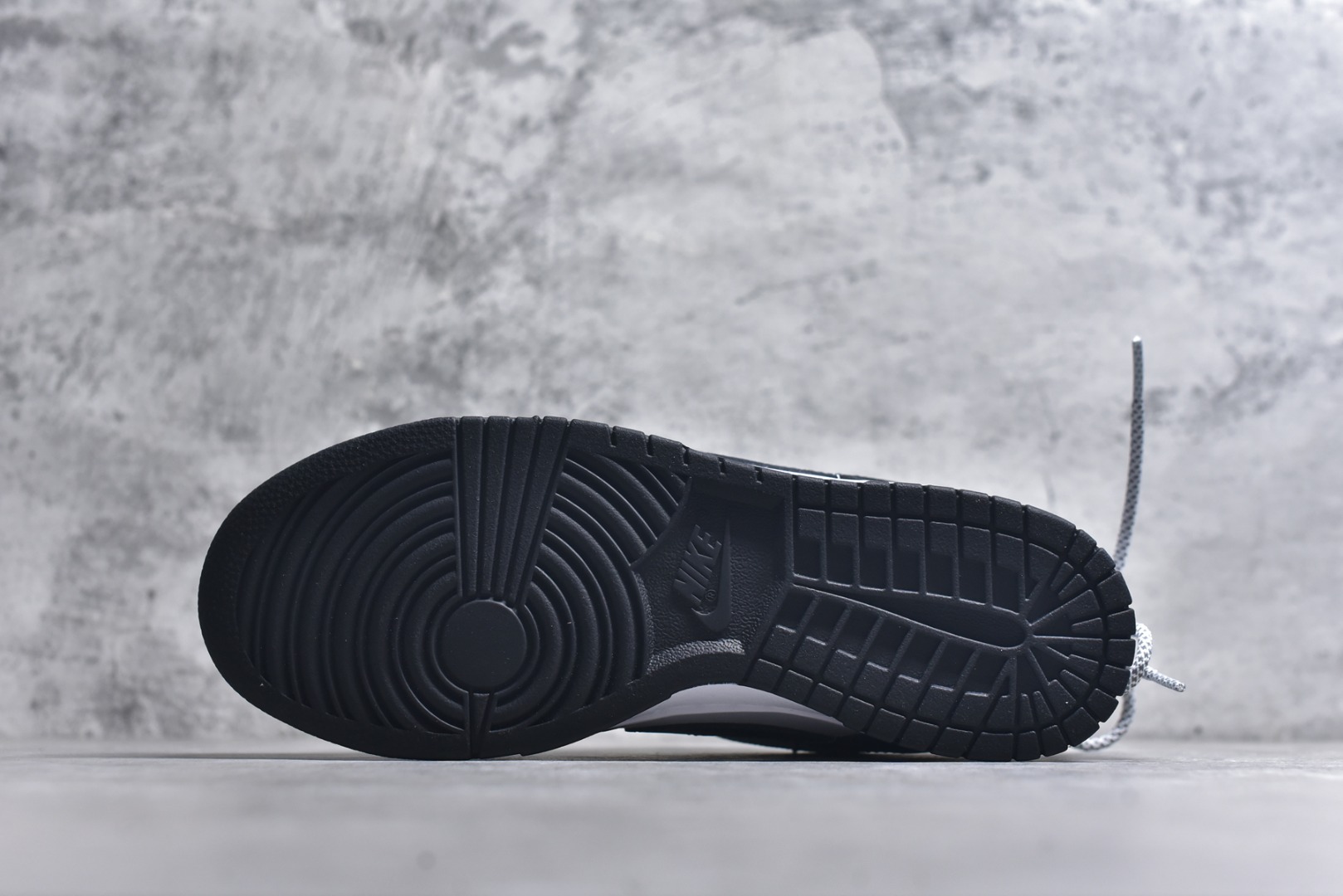 图片[6]-#Nike SB Dunk Low 绑带 周年高端定制 低帮休闲板鞋 HF5441-100 清夜扪心 #定制鞋盒 大厂纯原品质出货 超高清洁度 皮料切割干净无任何毛边 细节完美 尺码：40 40.5 41 42 42.5 43 44 44.5 45 46-选品中心