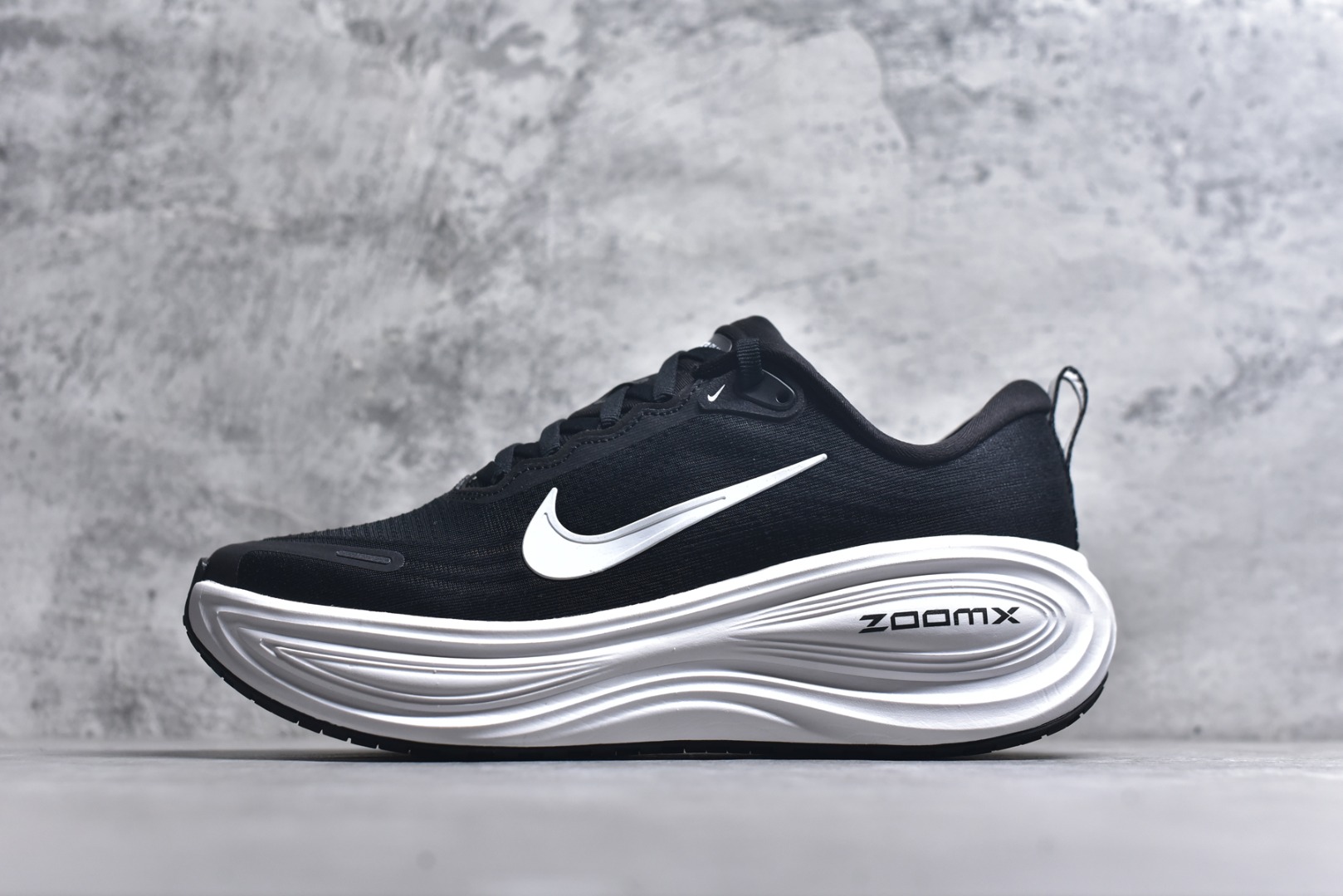 #NIKE VOMERO PLUS V18PLUS 登月 黑白 IH3251-001 男女鞋 36 36.5 37.5 38 38.5 39 40 40.5 41 42 42.5 43 44 44.5 45-选品中心