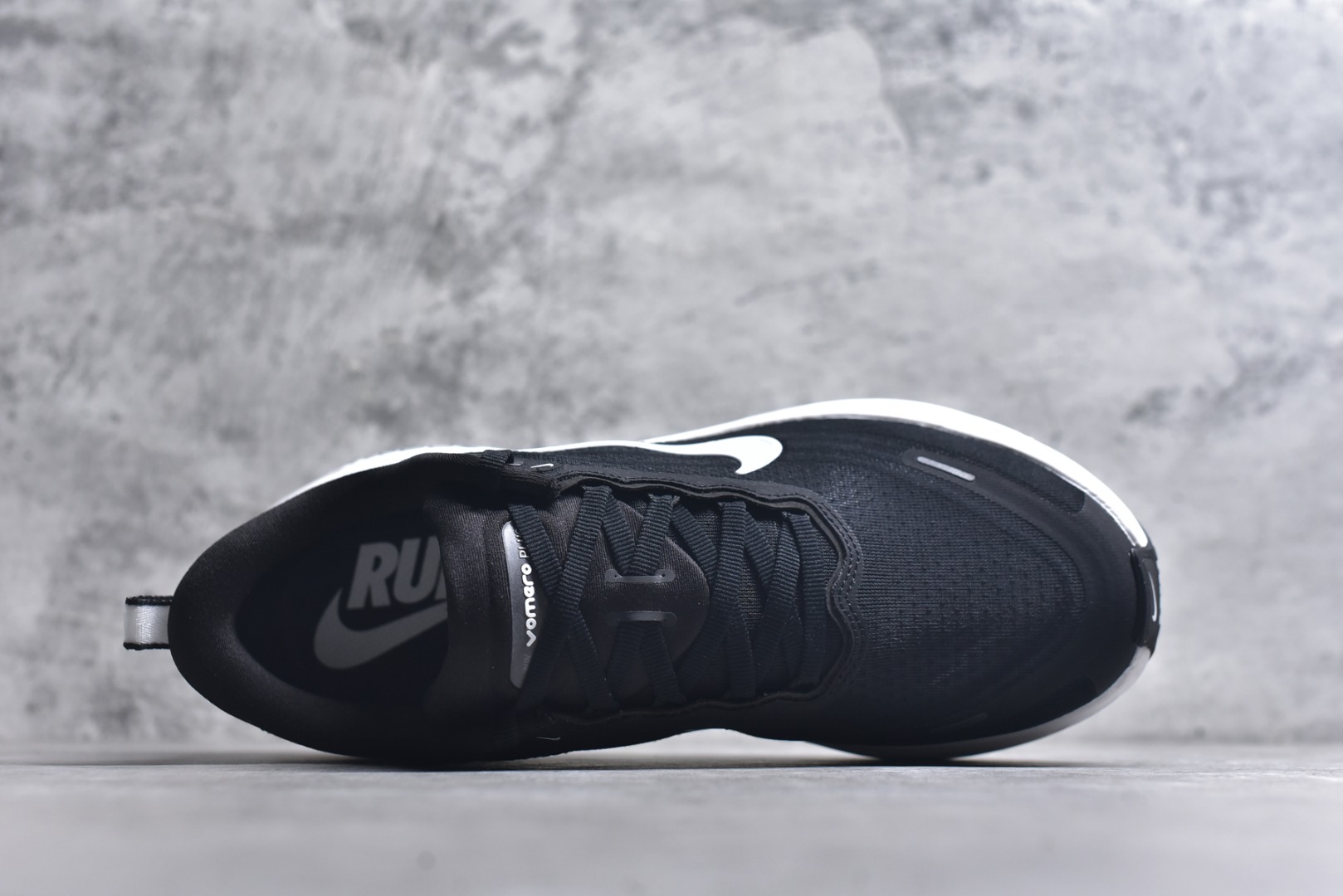 图片[4]-#NIKE VOMERO PLUS V18PLUS 登月 黑白 IH3251-001 男女鞋 36 36.5 37.5 38 38.5 39 40 40.5 41 42 42.5 43 44 44.5 45-选品中心