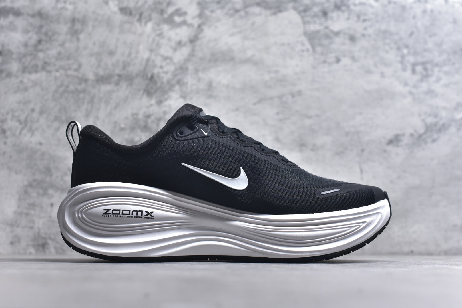 图片[3]-#NIKE VOMERO PLUS V18PLUS 登月 黑白 IH3251-001 男女鞋 36 36.5 37.5 38 38.5 39 40 40.5 41 42 42.5 43 44 44.5 45-选品中心