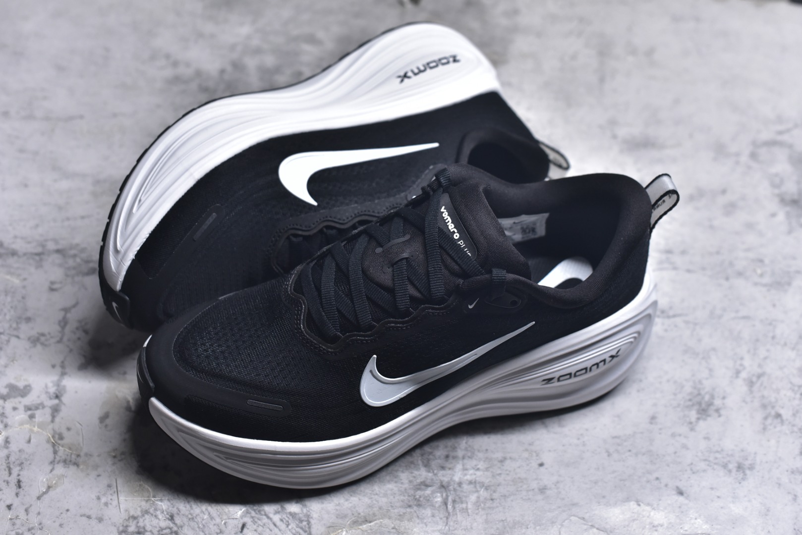 图片[7]-#NIKE VOMERO PLUS V18PLUS 登月 黑白 IH3251-001 男女鞋 36 36.5 37.5 38 38.5 39 40 40.5 41 42 42.5 43 44 44.5 45-选品中心