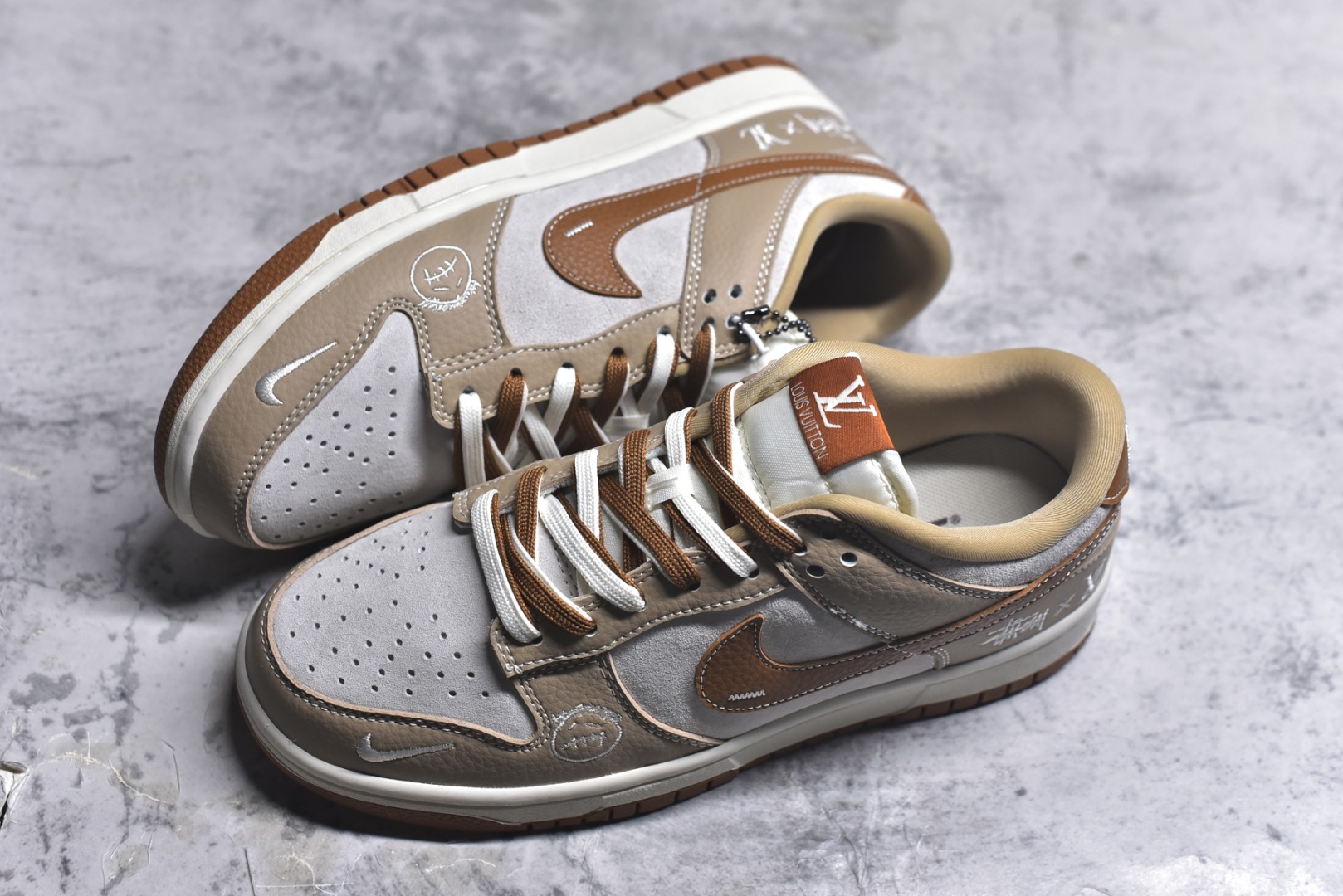 图片[7]-#Nike SB Dunk 斯图西 LV 三方联名——卡其棕 高端定制 低帮休闲板鞋 定制鞋盒 大厂纯原品质出货 超高清洁度 高级麂皮 皮料切割干净无任何毛边 细节完美 货号：SG6688-005 尺码：36 36.5 37.5 38 38.5 39 40 40.5 41 42 42.5 43 44 44.5 45-选品中心