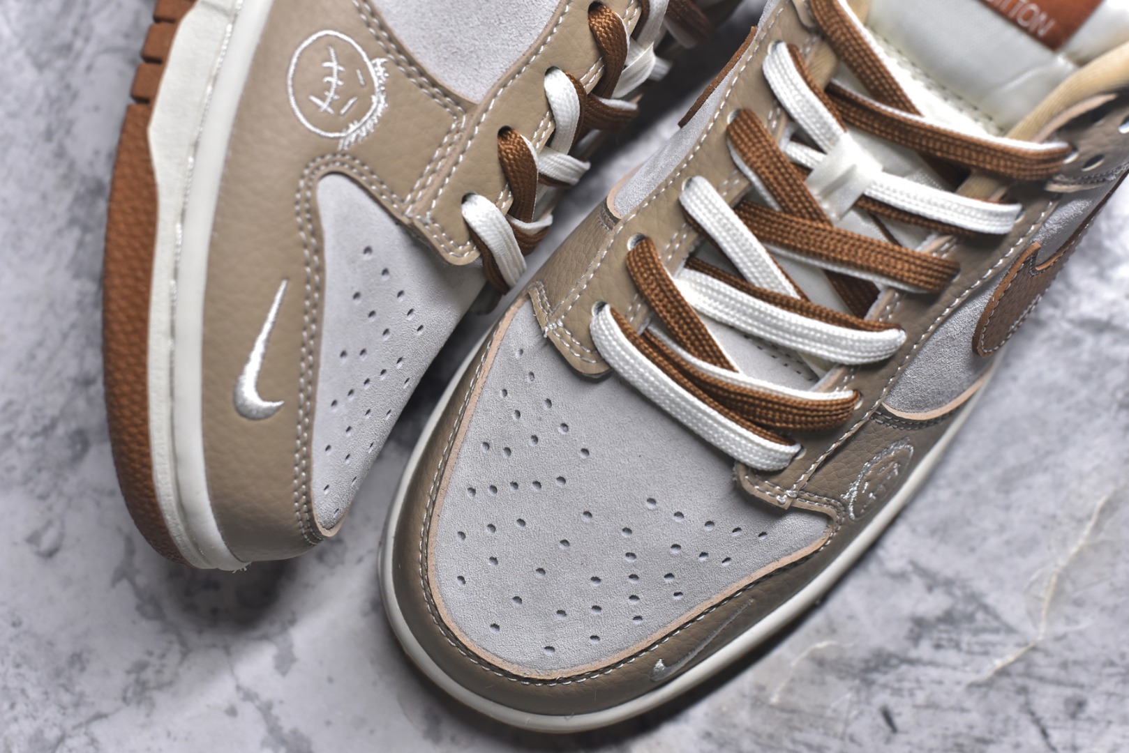 图片[8]-#Nike SB Dunk 斯图西 LV 三方联名——卡其棕 高端定制 低帮休闲板鞋 定制鞋盒 大厂纯原品质出货 超高清洁度 高级麂皮 皮料切割干净无任何毛边 细节完美 货号：SG6688-005 尺码：36 36.5 37.5 38 38.5 39 40 40.5 41 42 42.5 43 44 44.5 45-选品中心