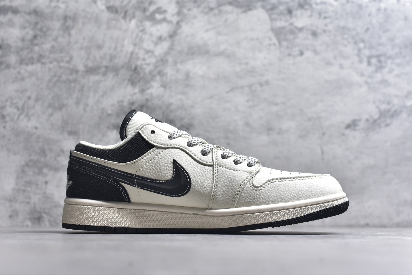 图片[3]-#Nike Jordan Air Jordan 1“斯图西——米黑帆布” 高端定制 低帮 复古 减震 防滑 耐磨 篮球鞋 定制鞋盒 大厂纯原品质出货 超高清洁度 皮料切割干净无任何毛边 细节完美 货号：XS6086-561 尺码：36 36.5 37.5 38 38.5 39 40 40.5 41 42 42.5 43 44 44.5 45-选品中心