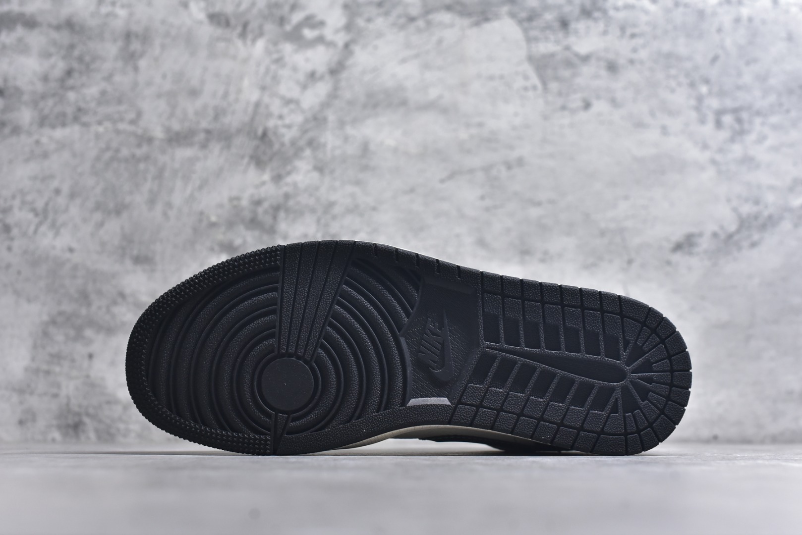 图片[6]-#Nike Jordan Air Jordan 1“斯图西——米黑帆布” 高端定制 低帮 复古 减震 防滑 耐磨 篮球鞋 定制鞋盒 大厂纯原品质出货 超高清洁度 皮料切割干净无任何毛边 细节完美 货号：XS6086-561 尺码：36 36.5 37.5 38 38.5 39 40 40.5 41 42 42.5 43 44 44.5 45-选品中心