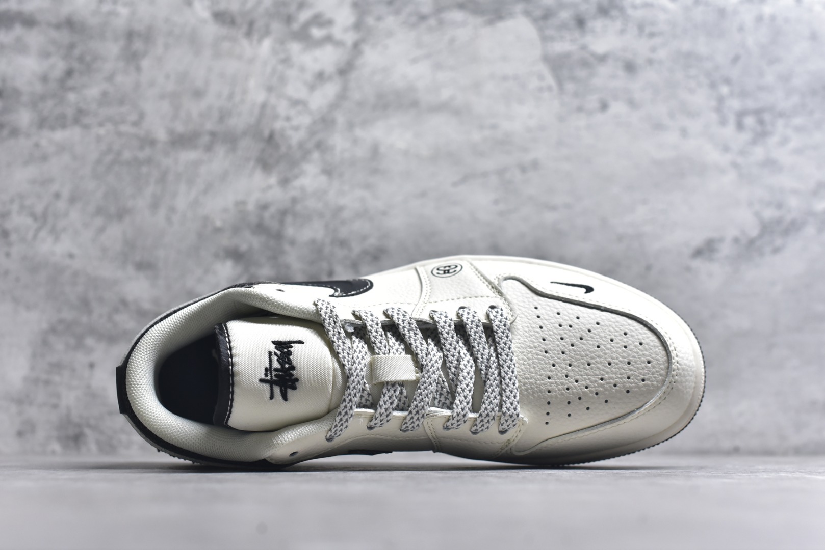 图片[4]-#Nike Jordan Air Jordan 1“斯图西——米黑帆布” 高端定制 低帮 复古 减震 防滑 耐磨 篮球鞋 定制鞋盒 大厂纯原品质出货 超高清洁度 皮料切割干净无任何毛边 细节完美 货号：XS6086-561 尺码：36 36.5 37.5 38 38.5 39 40 40.5 41 42 42.5 43 44 44.5 45-选品中心