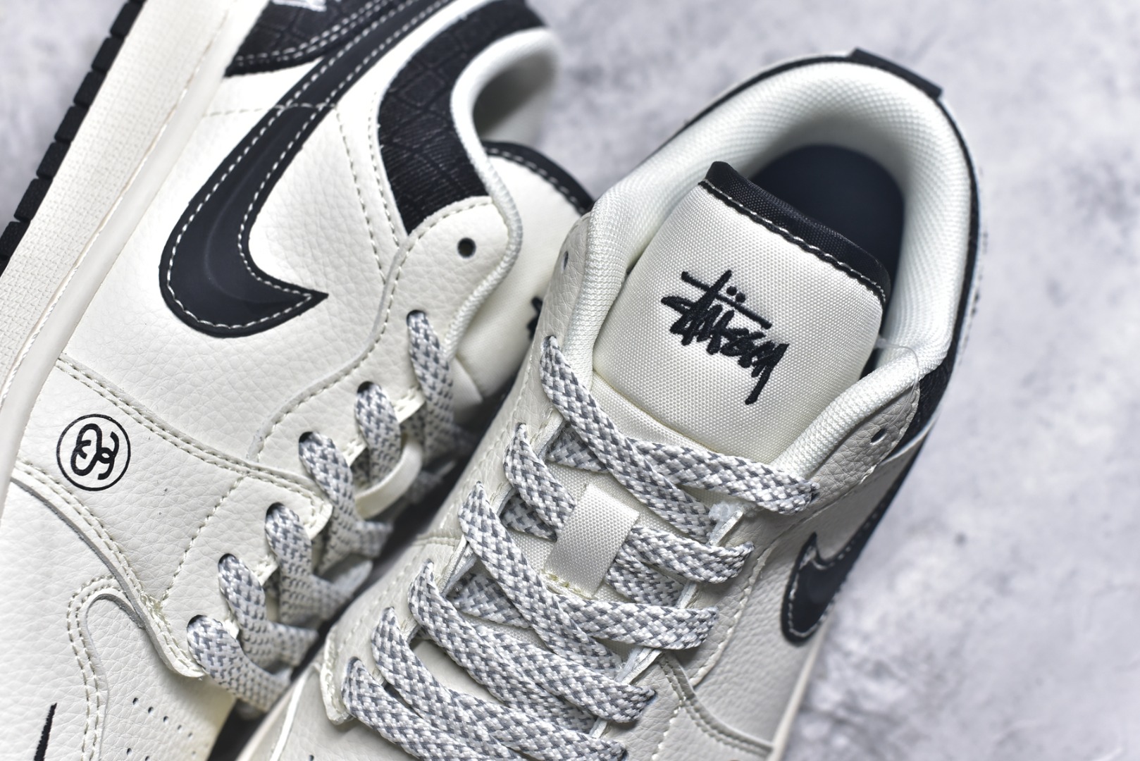 图片[9]-#Nike Jordan Air Jordan 1“斯图西——米黑帆布” 高端定制 低帮 复古 减震 防滑 耐磨 篮球鞋 定制鞋盒 大厂纯原品质出货 超高清洁度 皮料切割干净无任何毛边 细节完美 货号：XS6086-561 尺码：36 36.5 37.5 38 38.5 39 40 40.5 41 42 42.5 43 44 44.5 45-选品中心