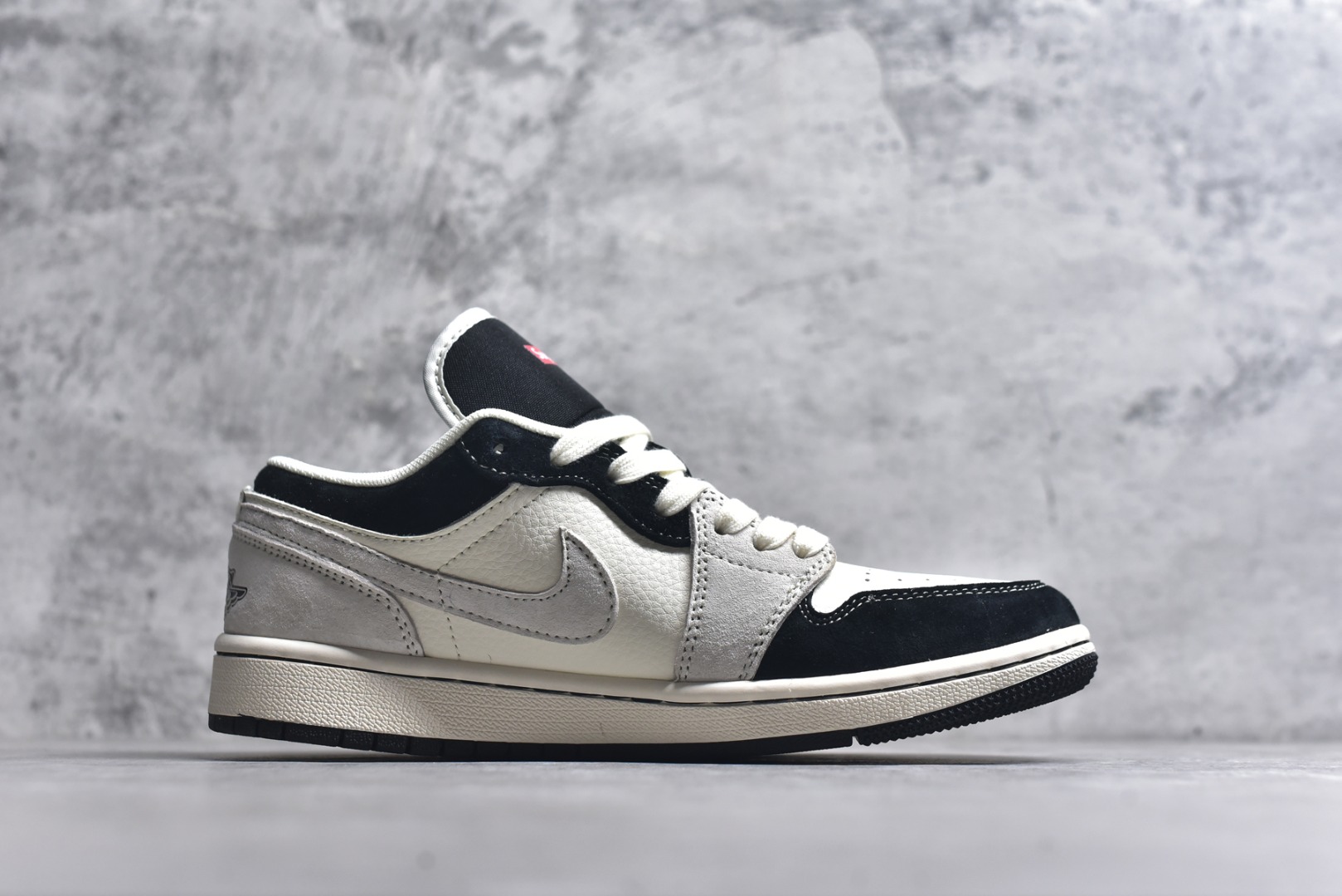 图片[3]-#Nike Jordan Air Jordan 1“Supreme联名——蜘蛛” 高端定制 低帮 复古 减震 防滑 耐磨 篮球鞋 定制鞋盒 大厂纯原品质出货 超高清洁度 皮料切割干净无任何毛边 细节完美 货号：XS6086-007 尺码：36 36.5 37.5 38 38.5 39 40 40.5 41 42 42.5 43 44 44.5 45-选品中心