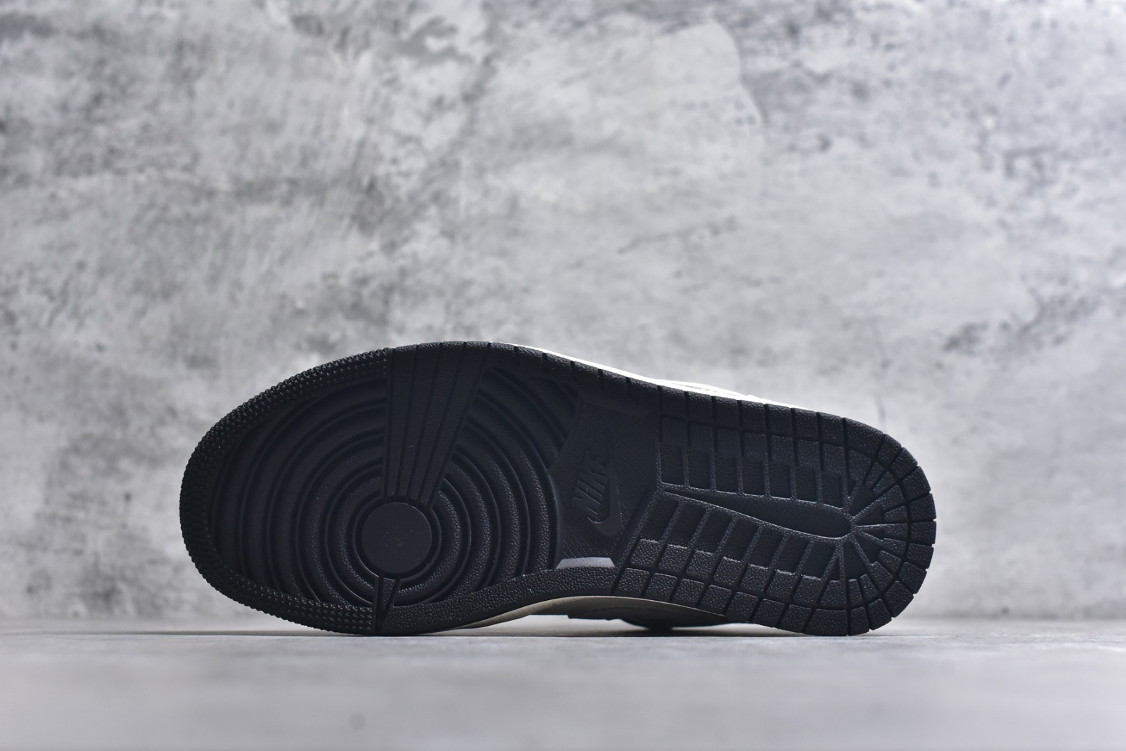 图片[6]-#Nike Jordan Air Jordan 1“Supreme联名——蜘蛛” 高端定制 低帮 复古 减震 防滑 耐磨 篮球鞋 定制鞋盒 大厂纯原品质出货 超高清洁度 皮料切割干净无任何毛边 细节完美 货号：XS6086-007 尺码：36 36.5 37.5 38 38.5 39 40 40.5 41 42 42.5 43 44 44.5 45-选品中心