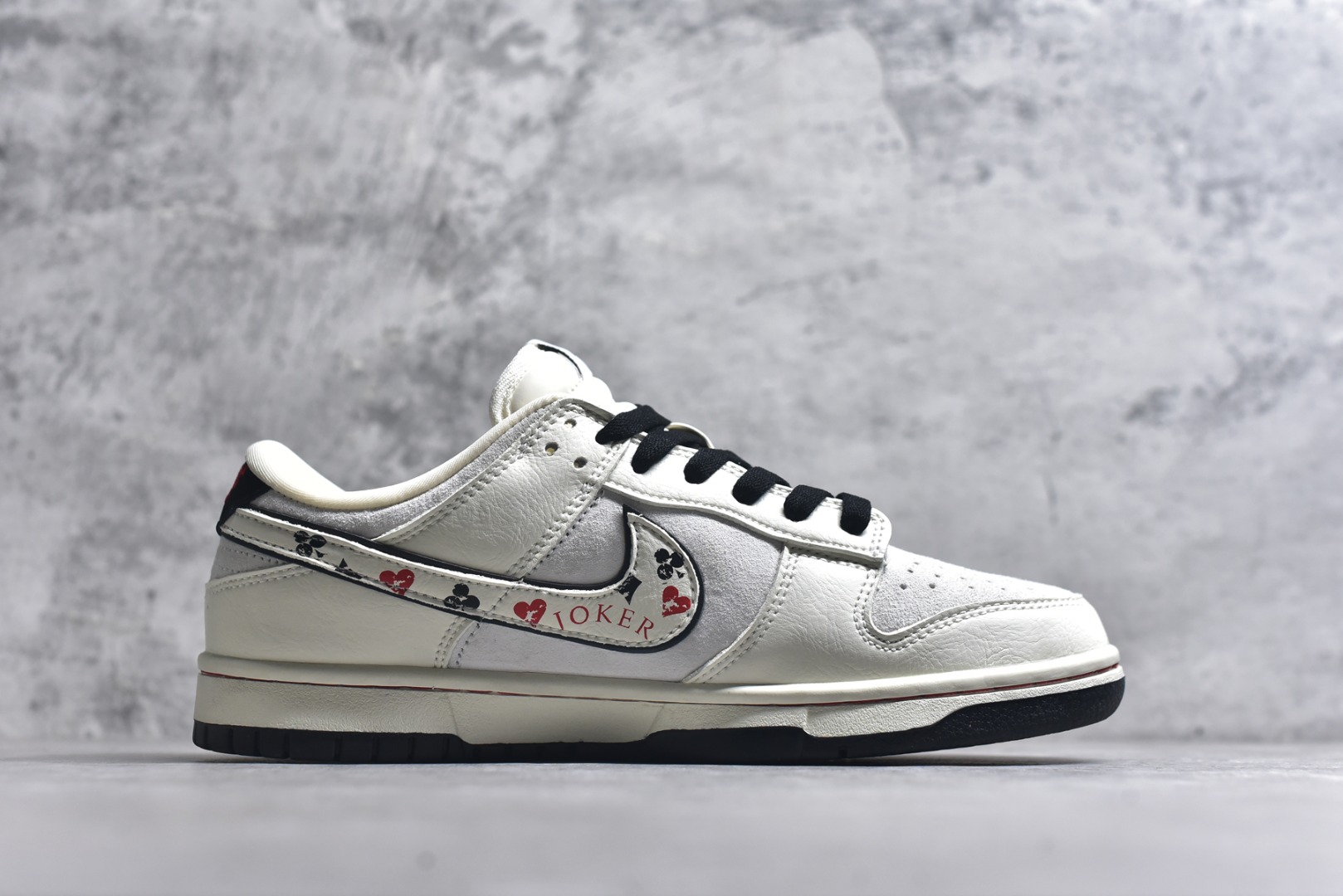 图片[3]-#Nike SB Dunk Low“斯图西联名——白黑红” 高端定制 低帮休闲板鞋 定制鞋盒 Ortholite鞋垫透气防臭 大厂纯原品质出货 超高清洁度 皮料切割干净无任何毛边 细节完美 货号：YF9511-913 尺码：36 36.5 37.5 38 38.5 39 40 40.5 41 42 42.5 43 44 44.5 45-选品中心