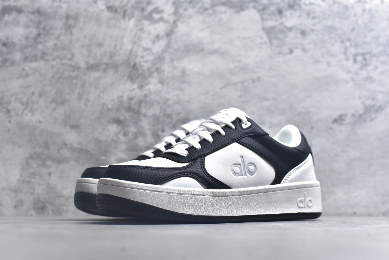 图片[2]-#Alo yoga Alo Recovery Mode 舒适百搭防滑耐磨低帮板鞋 易梦玲 Jisoo智秀等多位明星同款上脚主打各大平台外贸主推大厂采购原材料多处细节一步到位生产细节 一款随意搭配的都好看的鞋子alo采用增高4cm 春夏秋冬四季款舒适简约板鞋 TPU防滑耐磨鞋底 尺码：36 36.5 37 37.5 38 38.5 39 40 41 41.5 42 42.5 43 44 45-选品中心