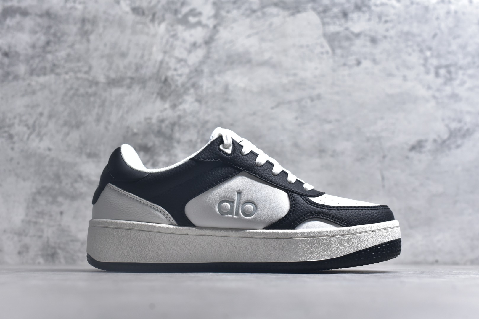 图片[3]-#Alo yoga Alo Recovery Mode 舒适百搭防滑耐磨低帮板鞋 易梦玲 Jisoo智秀等多位明星同款上脚主打各大平台外贸主推大厂采购原材料多处细节一步到位生产细节 一款随意搭配的都好看的鞋子alo采用增高4cm 春夏秋冬四季款舒适简约板鞋 TPU防滑耐磨鞋底 尺码：36 36.5 37 37.5 38 38.5 39 40 41 41.5 42 42.5 43 44 45-选品中心