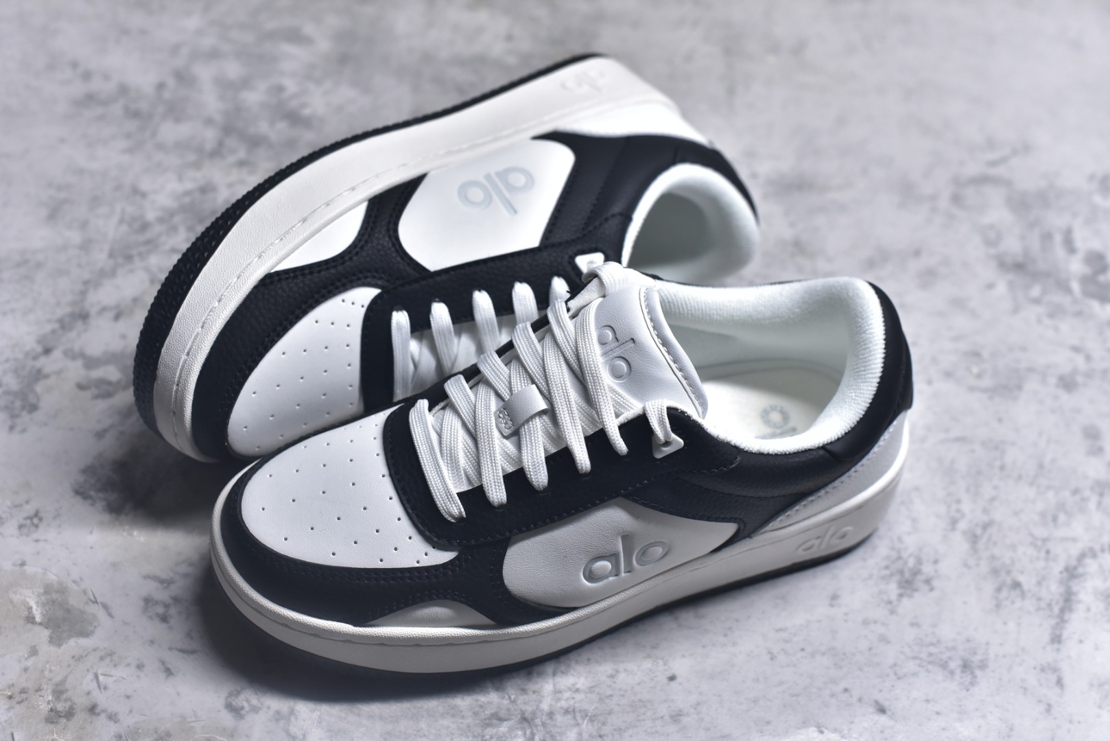 图片[7]-#Alo yoga Alo Recovery Mode 舒适百搭防滑耐磨低帮板鞋 易梦玲 Jisoo智秀等多位明星同款上脚主打各大平台外贸主推大厂采购原材料多处细节一步到位生产细节 一款随意搭配的都好看的鞋子alo采用增高4cm 春夏秋冬四季款舒适简约板鞋 TPU防滑耐磨鞋底 尺码：36 36.5 37 37.5 38 38.5 39 40 41 41.5 42 42.5 43 44 45-选品中心