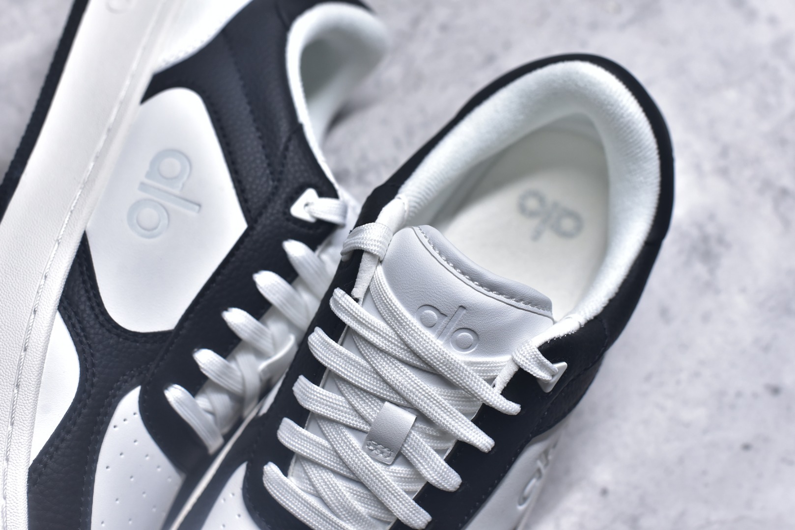 图片[9]-#Alo yoga Alo Recovery Mode 舒适百搭防滑耐磨低帮板鞋 易梦玲 Jisoo智秀等多位明星同款上脚主打各大平台外贸主推大厂采购原材料多处细节一步到位生产细节 一款随意搭配的都好看的鞋子alo采用增高4cm 春夏秋冬四季款舒适简约板鞋 TPU防滑耐磨鞋底 尺码：36 36.5 37 37.5 38 38.5 39 40 41 41.5 42 42.5 43 44 45-选品中心