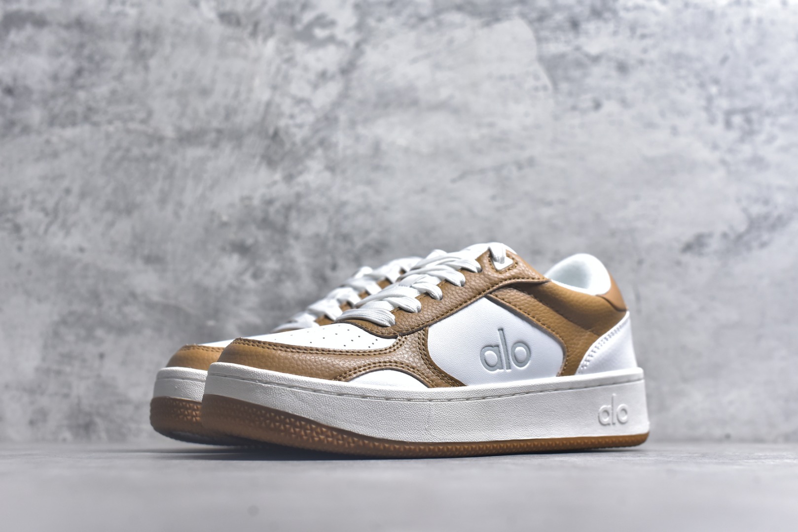 图片[2]-#Alo yoga Alo Recovery Mode 舒适百搭防滑耐磨低帮板鞋 易梦玲 Jisoo智秀等多位明星同款上脚主打各大平台外贸主推大厂采购原材料多处细节一步到位生产细节 一款随意搭配的都好看的鞋子alo采用增高4cm 春夏秋冬四季款舒适简约板鞋 TPU防滑耐磨鞋底 尺码：36 36.5 37 37.5 38 38.5 39 40 41 41.5 42 42.5 43 44 45-选品中心