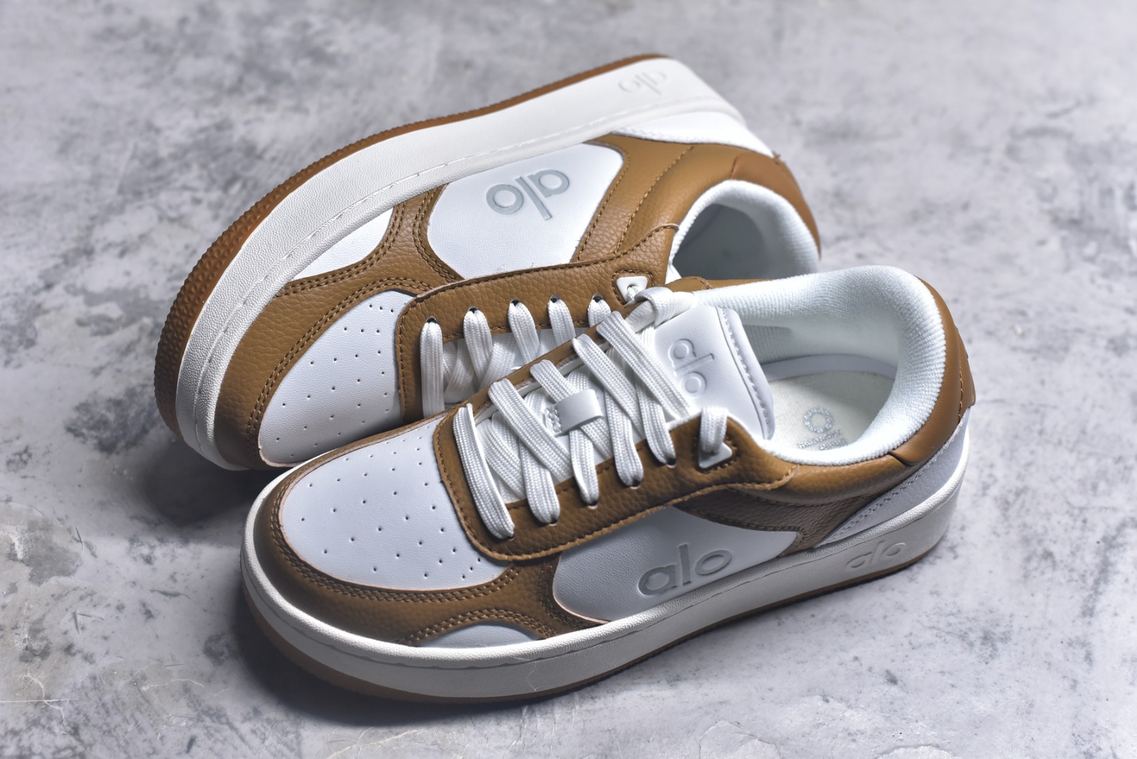 图片[7]-#Alo yoga Alo Recovery Mode 舒适百搭防滑耐磨低帮板鞋 易梦玲 Jisoo智秀等多位明星同款上脚主打各大平台外贸主推大厂采购原材料多处细节一步到位生产细节 一款随意搭配的都好看的鞋子alo采用增高4cm 春夏秋冬四季款舒适简约板鞋 TPU防滑耐磨鞋底 尺码：36 36.5 37 37.5 38 38.5 39 40 41 41.5 42 42.5 43 44 45-选品中心