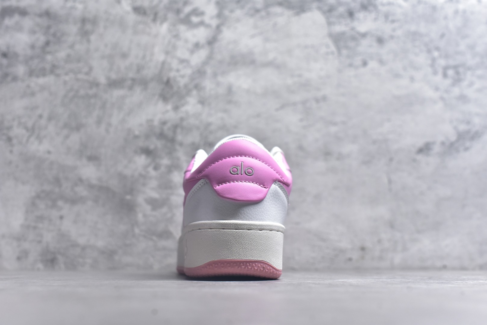 图片[5]-#Alo yoga Alo Recovery Mode 舒适百搭防滑耐磨低帮板鞋 易梦玲 Jisoo智秀等多位明星同款上脚主打各大平台外贸主推大厂采购原材料多处细节一步到位生产细节 一款随意搭配的都好看的鞋子alo采用增高4cm 春夏秋冬四季款舒适简约板鞋 TPU防滑耐磨鞋底 尺码：36 36.5 37 37.5 38 38.5 39 40 41 41.5 42 42.5 43 44 45-选品中心