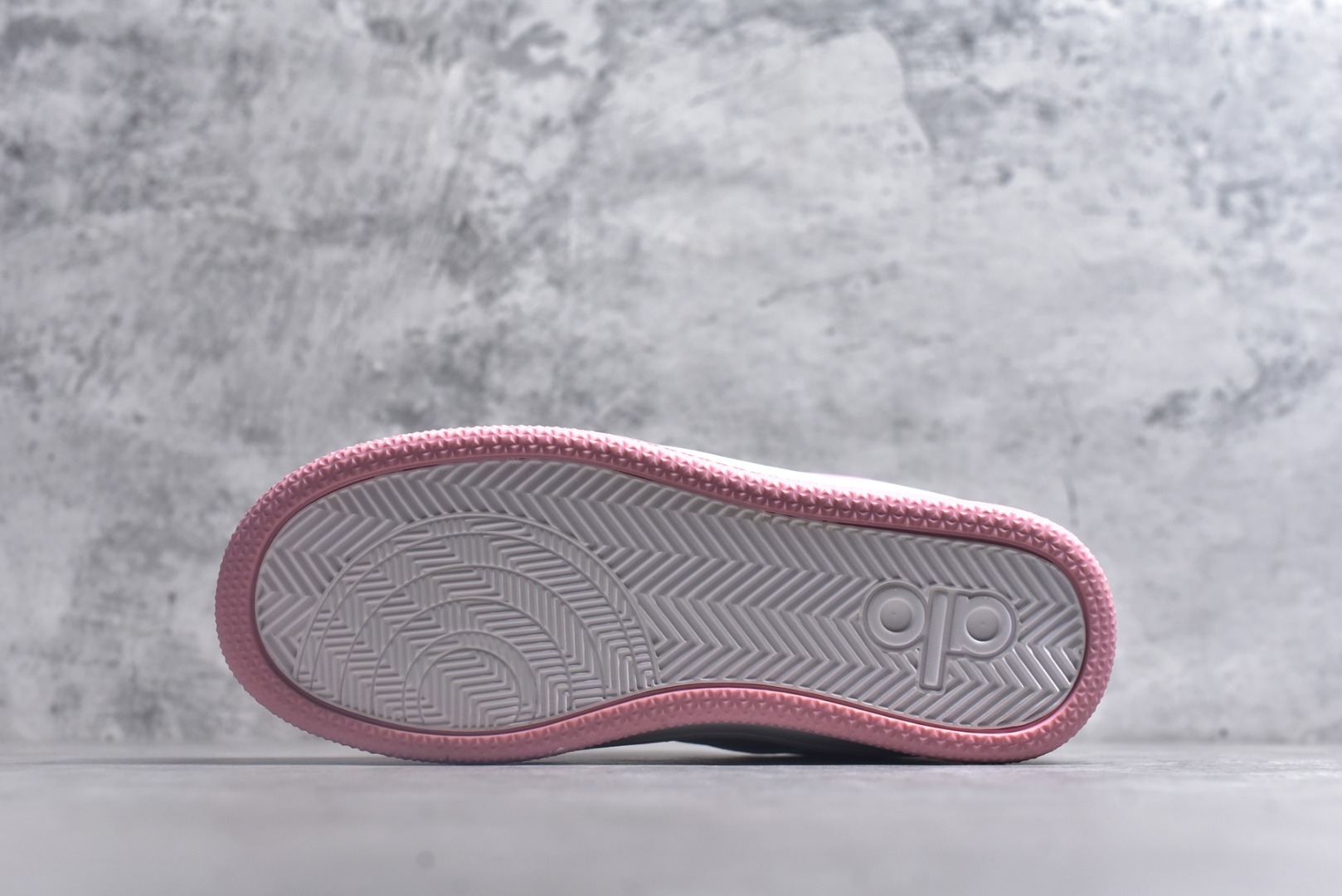 图片[6]-#Alo yoga Alo Recovery Mode 舒适百搭防滑耐磨低帮板鞋 易梦玲 Jisoo智秀等多位明星同款上脚主打各大平台外贸主推大厂采购原材料多处细节一步到位生产细节 一款随意搭配的都好看的鞋子alo采用增高4cm 春夏秋冬四季款舒适简约板鞋 TPU防滑耐磨鞋底 尺码：36 36.5 37 37.5 38 38.5 39 40 41 41.5 42 42.5 43 44 45-选品中心