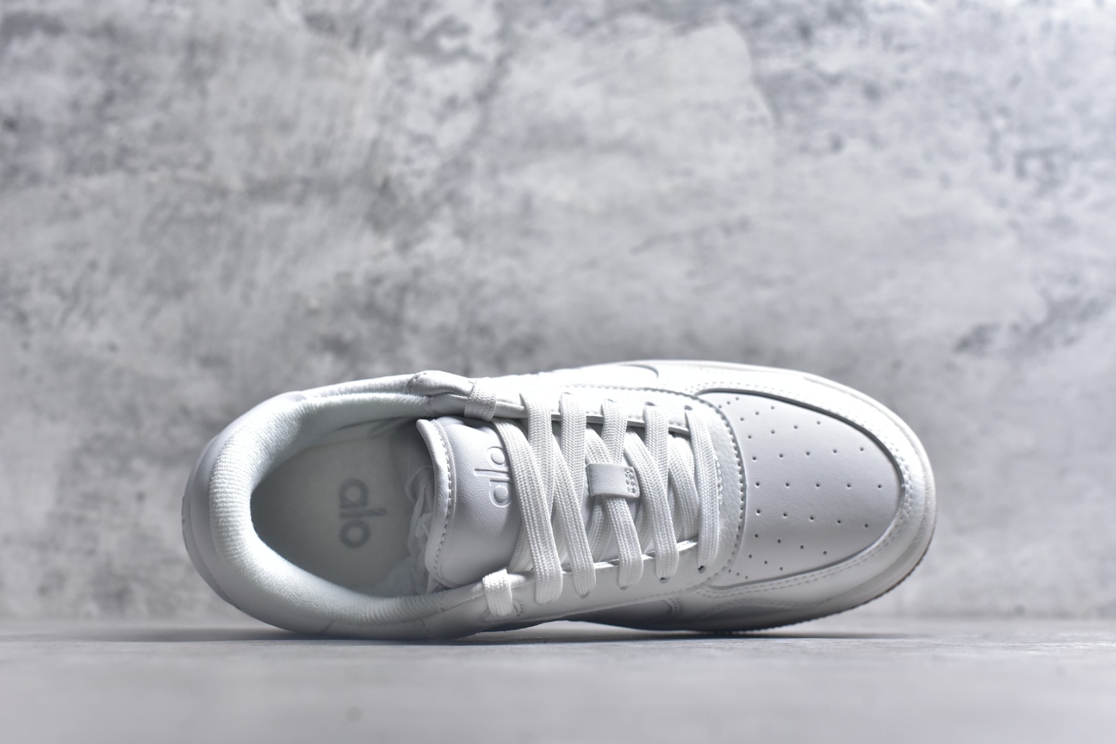 图片[4]-#Alo yoga Alo Recovery Mode 舒适百搭防滑耐磨低帮板鞋 易梦玲 Jisoo智秀等多位明星同款上脚主打各大平台外贸主推大厂采购原材料多处细节一步到位生产细节 一款随意搭配的都好看的鞋子alo采用增高4cm 春夏秋冬四季款舒适简约板鞋 TPU防滑耐磨鞋底 尺码：36 36.5 37 37.5 38 38.5 39 40 41 41.5 42 42.5 43 44 45-选品中心