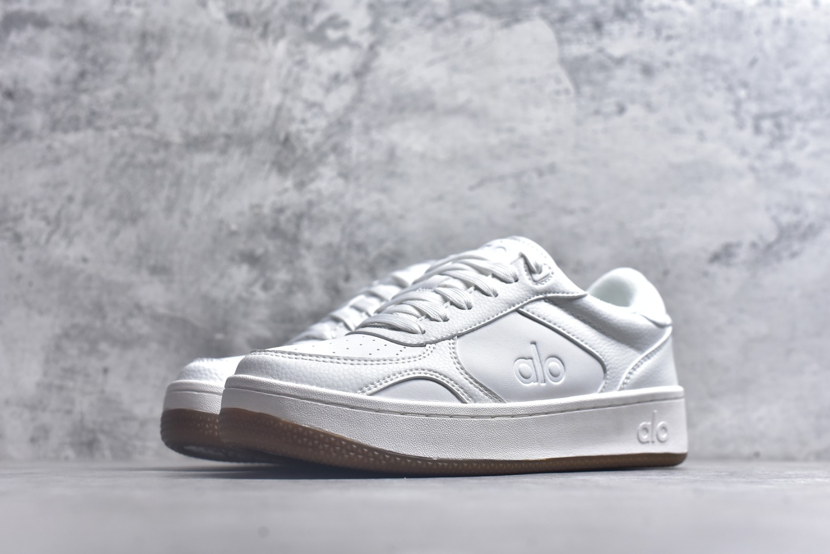 图片[2]-#Alo yoga Alo Recovery Mode 舒适百搭防滑耐磨低帮板鞋 易梦玲 Jisoo智秀等多位明星同款上脚主打各大平台外贸主推大厂采购原材料多处细节一步到位生产细节 一款随意搭配的都好看的鞋子alo采用增高4cm 春夏秋冬四季款舒适简约板鞋 TPU防滑耐磨鞋底 尺码：36 36.5 37 37.5 38 38.5 39 40 41 41.5 42 42.5 43 44 45-选品中心