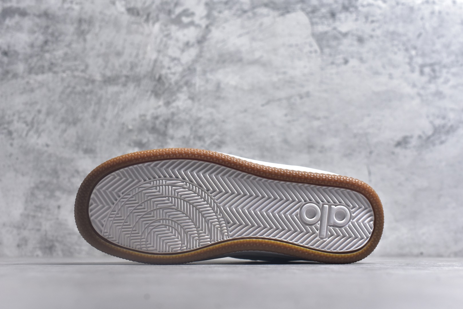 图片[6]-#Alo yoga Alo Recovery Mode 舒适百搭防滑耐磨低帮板鞋 易梦玲 Jisoo智秀等多位明星同款上脚主打各大平台外贸主推大厂采购原材料多处细节一步到位生产细节 一款随意搭配的都好看的鞋子alo采用增高4cm 春夏秋冬四季款舒适简约板鞋 TPU防滑耐磨鞋底 尺码：36 36.5 37 37.5 38 38.5 39 40 41 41.5 42 42.5 43 44 45-选品中心