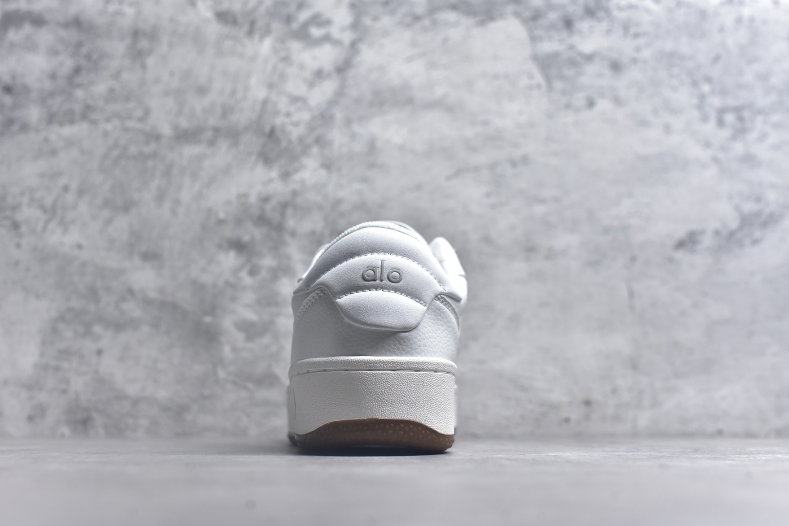 图片[5]-#Alo yoga Alo Recovery Mode 舒适百搭防滑耐磨低帮板鞋 易梦玲 Jisoo智秀等多位明星同款上脚主打各大平台外贸主推大厂采购原材料多处细节一步到位生产细节 一款随意搭配的都好看的鞋子alo采用增高4cm 春夏秋冬四季款舒适简约板鞋 TPU防滑耐磨鞋底 尺码：36 36.5 37 37.5 38 38.5 39 40 41 41.5 42 42.5 43 44 45-选品中心