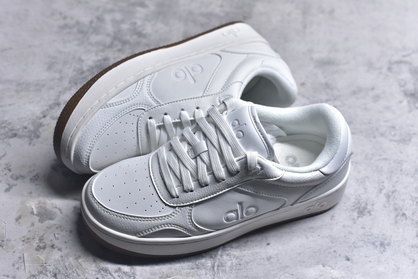 图片[7]-#Alo yoga Alo Recovery Mode 舒适百搭防滑耐磨低帮板鞋 易梦玲 Jisoo智秀等多位明星同款上脚主打各大平台外贸主推大厂采购原材料多处细节一步到位生产细节 一款随意搭配的都好看的鞋子alo采用增高4cm 春夏秋冬四季款舒适简约板鞋 TPU防滑耐磨鞋底 尺码：36 36.5 37 37.5 38 38.5 39 40 41 41.5 42 42.5 43 44 45-选品中心