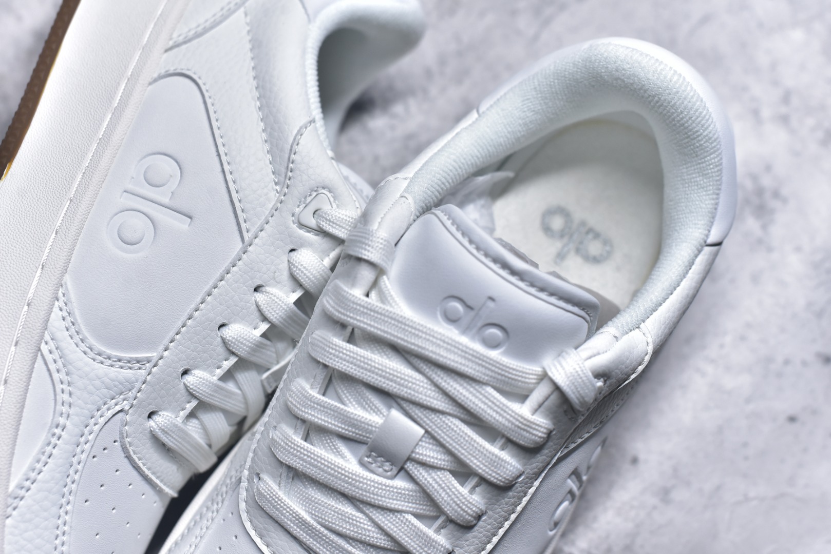 图片[9]-#Alo yoga Alo Recovery Mode 舒适百搭防滑耐磨低帮板鞋 易梦玲 Jisoo智秀等多位明星同款上脚主打各大平台外贸主推大厂采购原材料多处细节一步到位生产细节 一款随意搭配的都好看的鞋子alo采用增高4cm 春夏秋冬四季款舒适简约板鞋 TPU防滑耐磨鞋底 尺码：36 36.5 37 37.5 38 38.5 39 40 41 41.5 42 42.5 43 44 45-选品中心