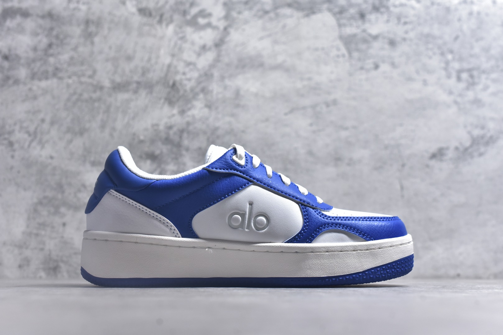 图片[3]-#Alo yoga Alo Recovery Mode 舒适百搭防滑耐磨低帮板鞋 易梦玲 Jisoo智秀等多位明星同款上脚主打各大平台外贸主推大厂采购原材料多处细节一步到位生产细节 一款随意搭配的都好看的鞋子alo采用增高4cm 春夏秋冬四季款舒适简约板鞋 TPU防滑耐磨鞋底 尺码：36 36.5 37 37.5 38 38.5 39 40 41 41.5 42 42.5 43 44 45-选品中心